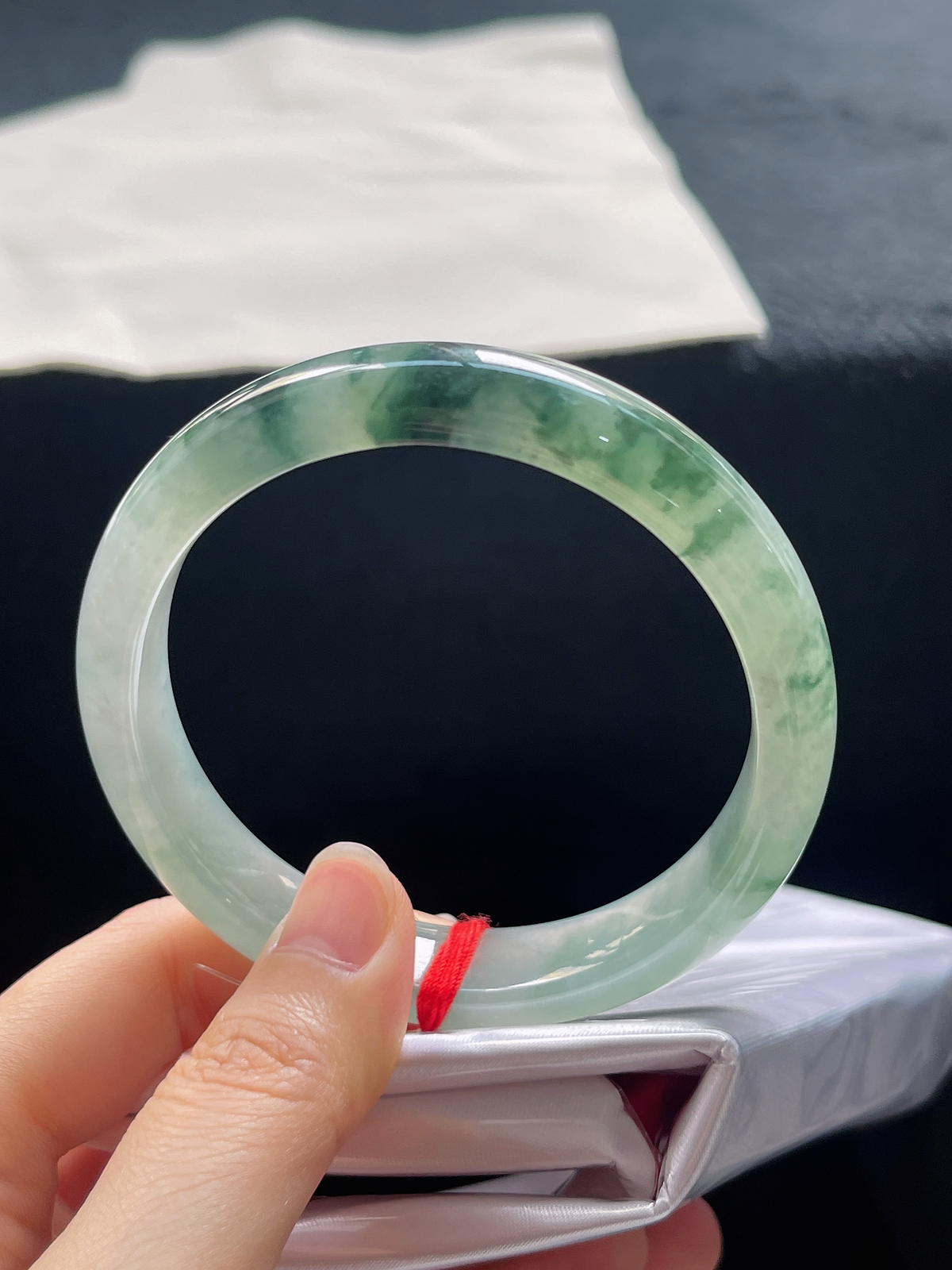 正圈57.6圈口，翡翠冰糯种绿色手镯