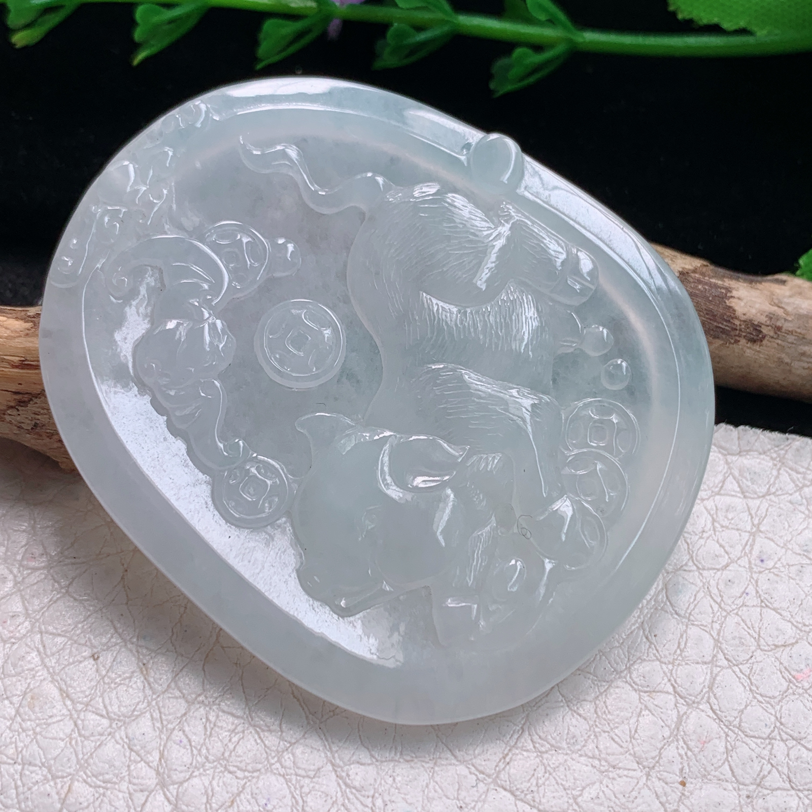 py实拍50.8*43*4.8缅甸翡翠精雕冰纯招财猪 生肖猪玉项坠 玉挂件