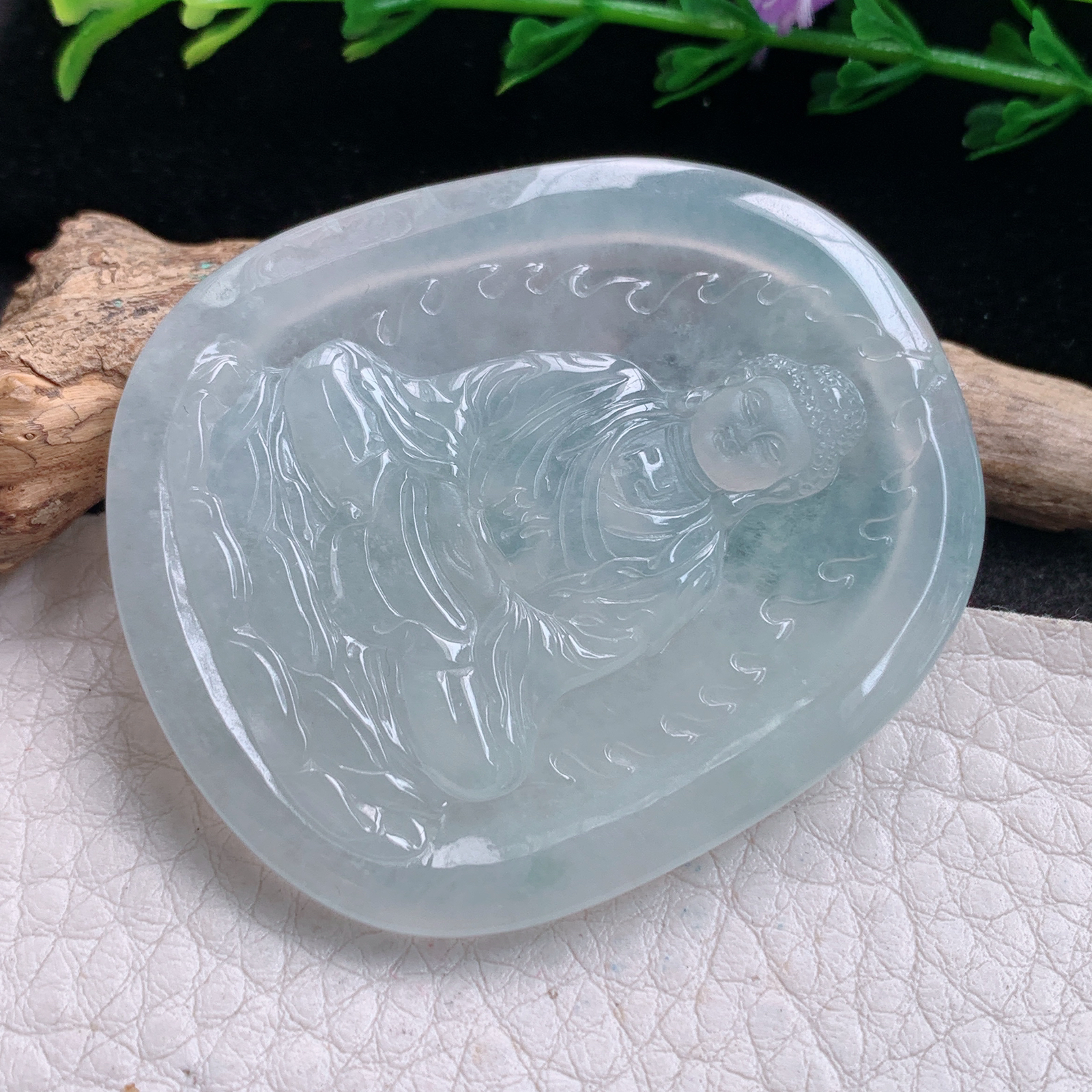 py实拍50*42.5*5缅甸翡翠精雕冰透大日如来佛祖玉项坠 玉挂件