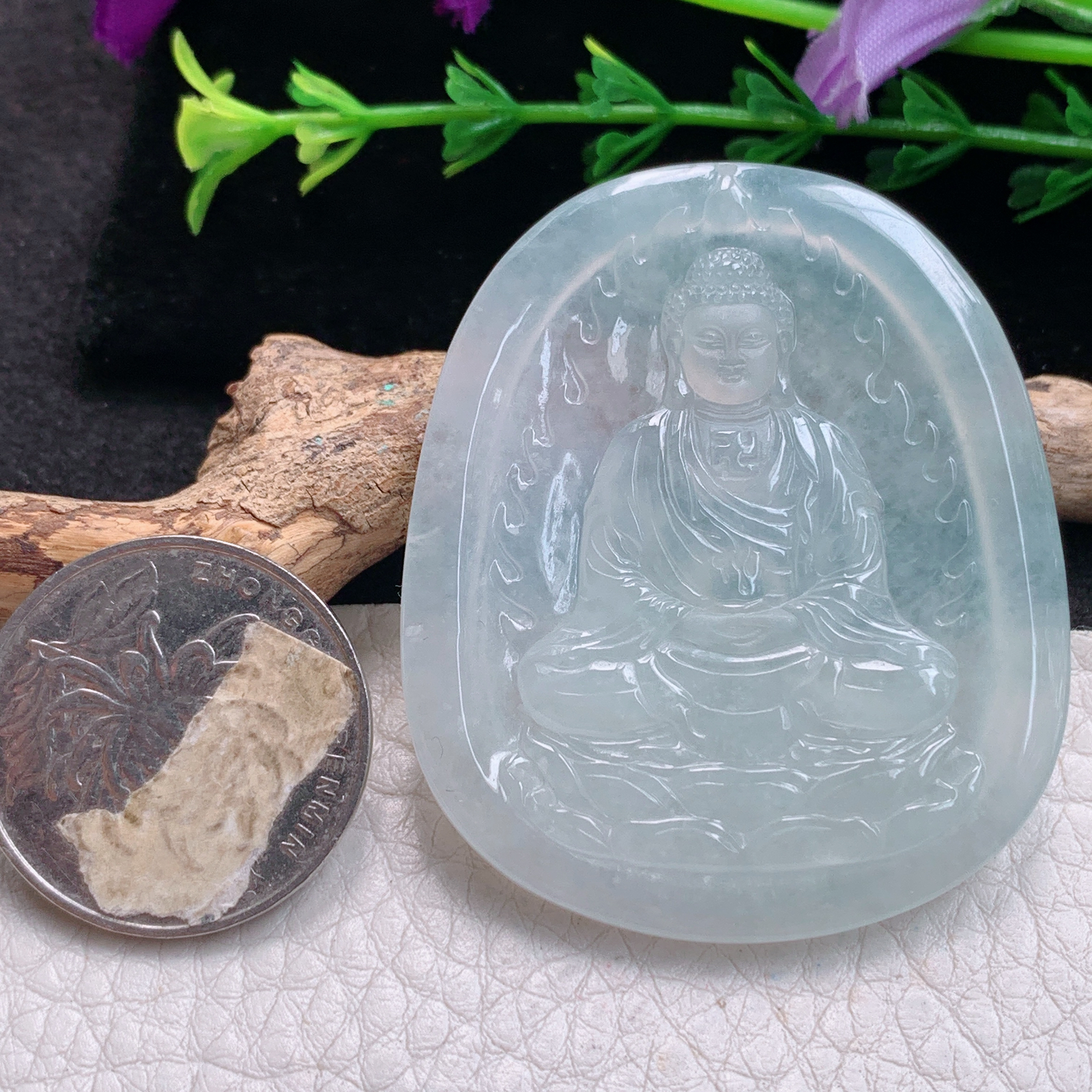 py实拍50*42.5*5缅甸翡翠精雕冰透大日如来佛祖玉项坠 玉挂件