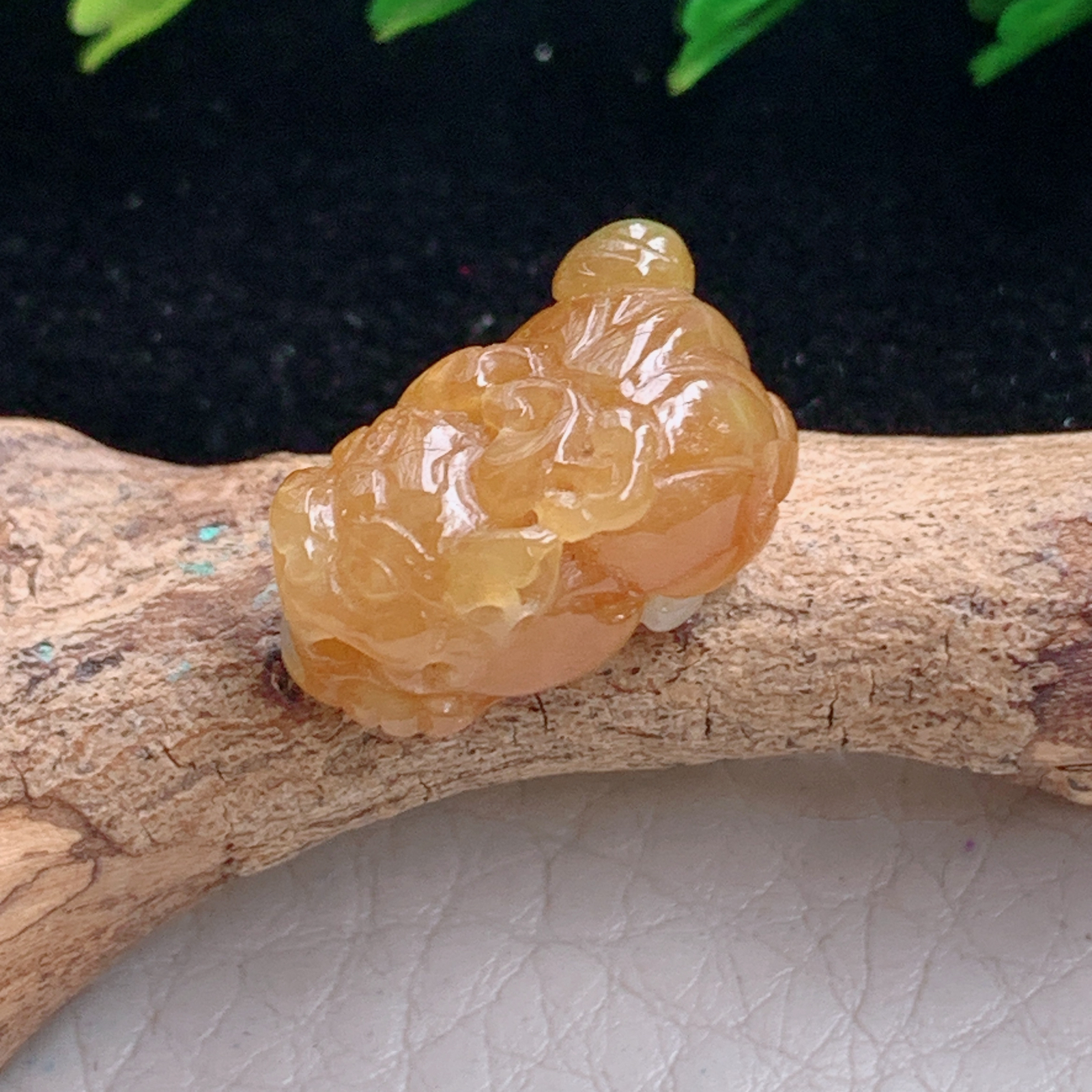 lz实拍16.3*10*7.5缅甸天然翡翠a货精雕冰三彩立体小貔貅玉吊坠 玉挂件