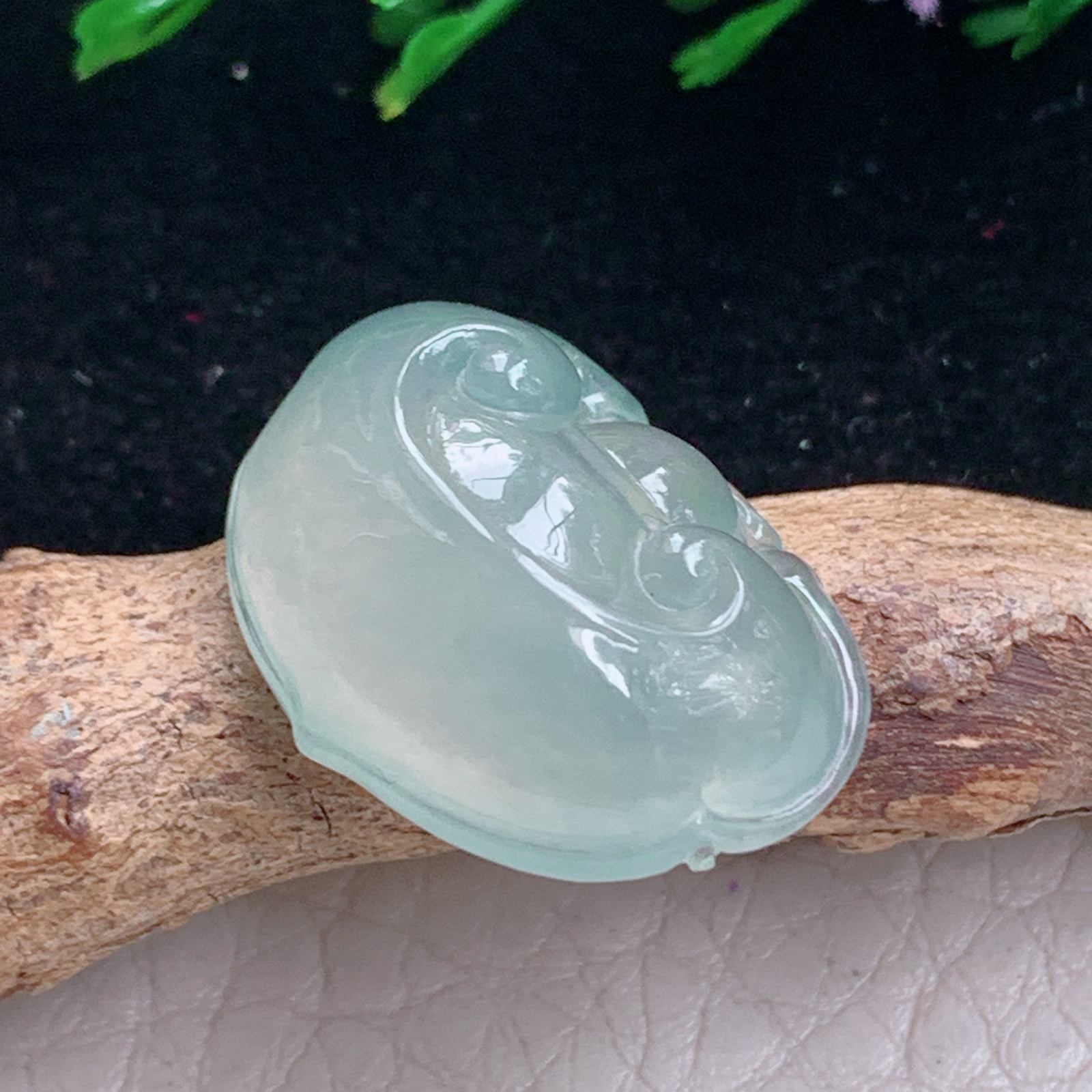 lz实拍16.5*22*8.5缅甸天然翡翠a货精雕冰晴饱满如意头玉吊坠 玉挂件