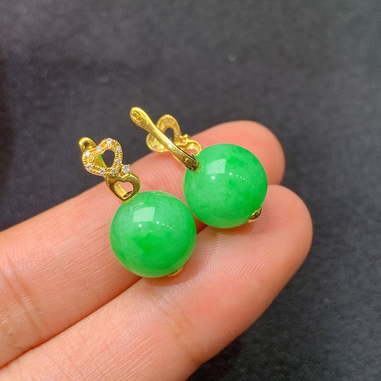 冰阳绿圆珠耳坠，18k金镶嵌，简约时尚，冰润色阳，种水足，Xyg 尺寸10.3