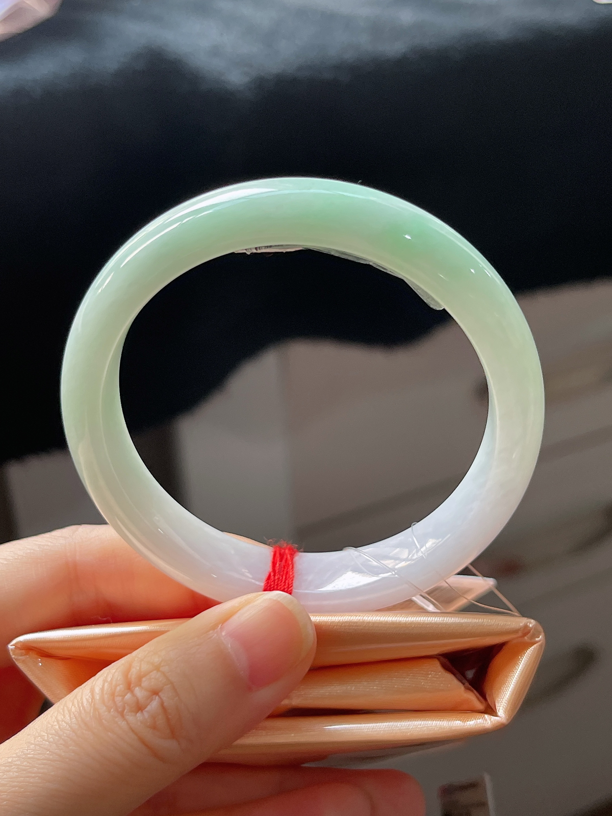 正圈53.4圈口，翡翠糯化种蓝色手镯