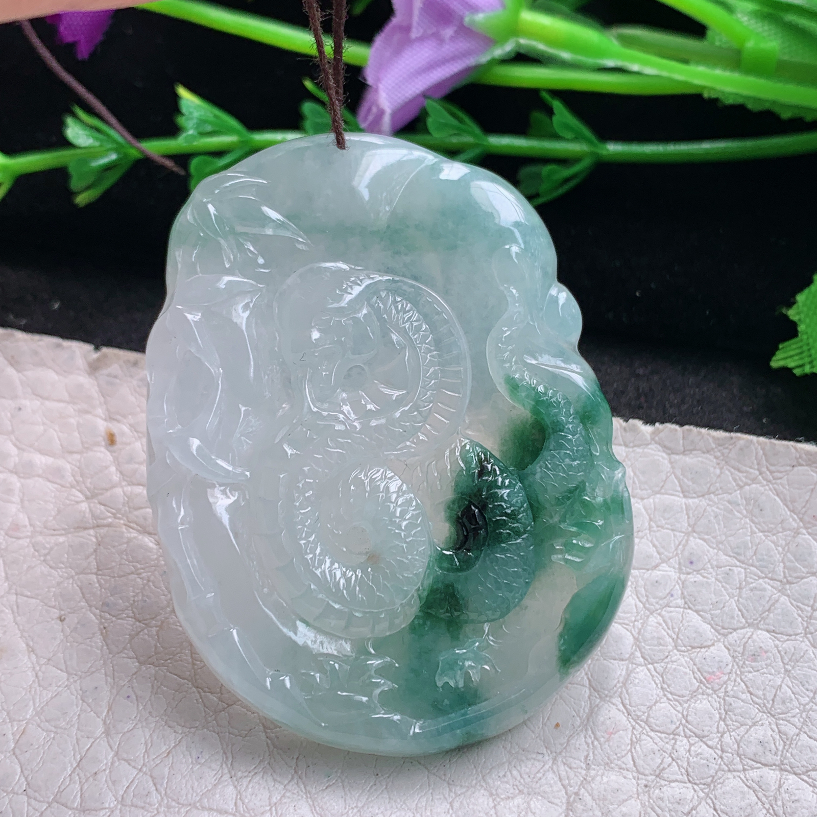 py实拍48.8*36.5*5.8缅甸翡翠精雕冰飘花腰缠万贯 生肖蛇玉项坠 玉挂件