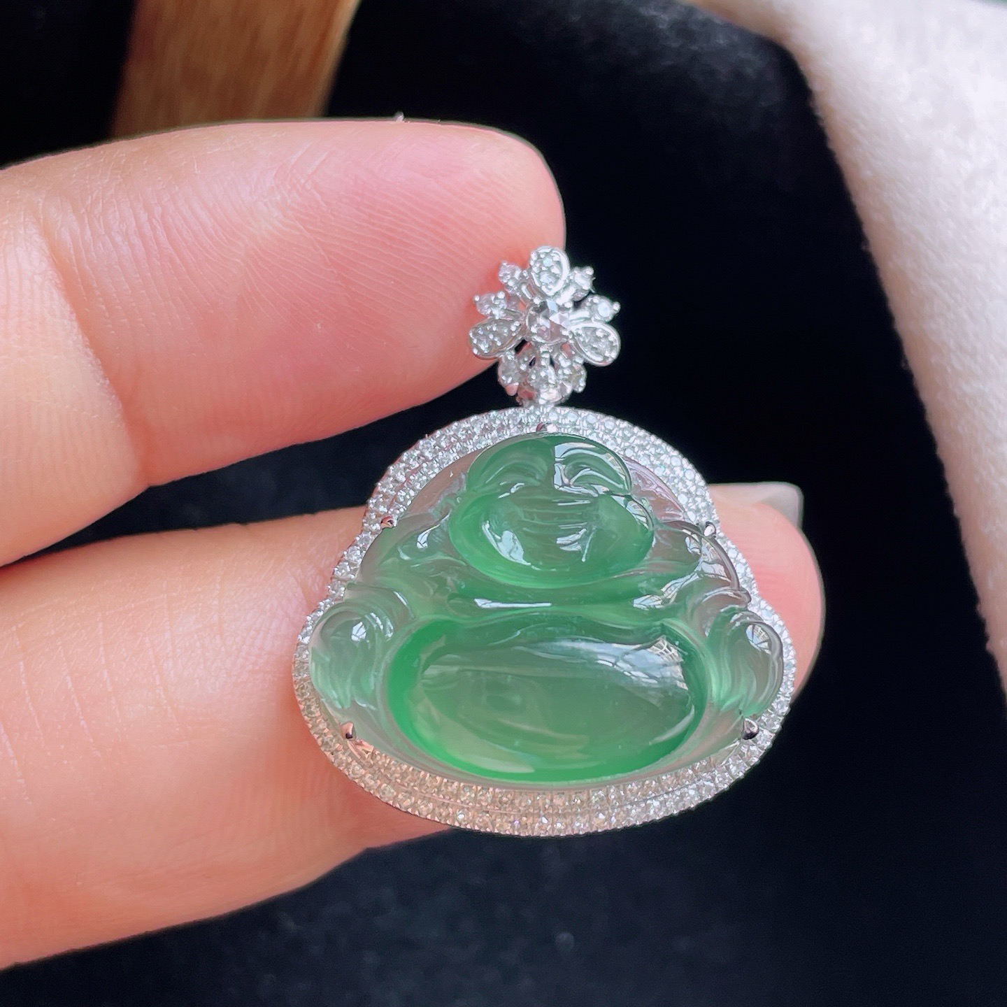 18K 冰种晴水·佛公

整26.3-22.1-10.3
裸15-20.2-5.6