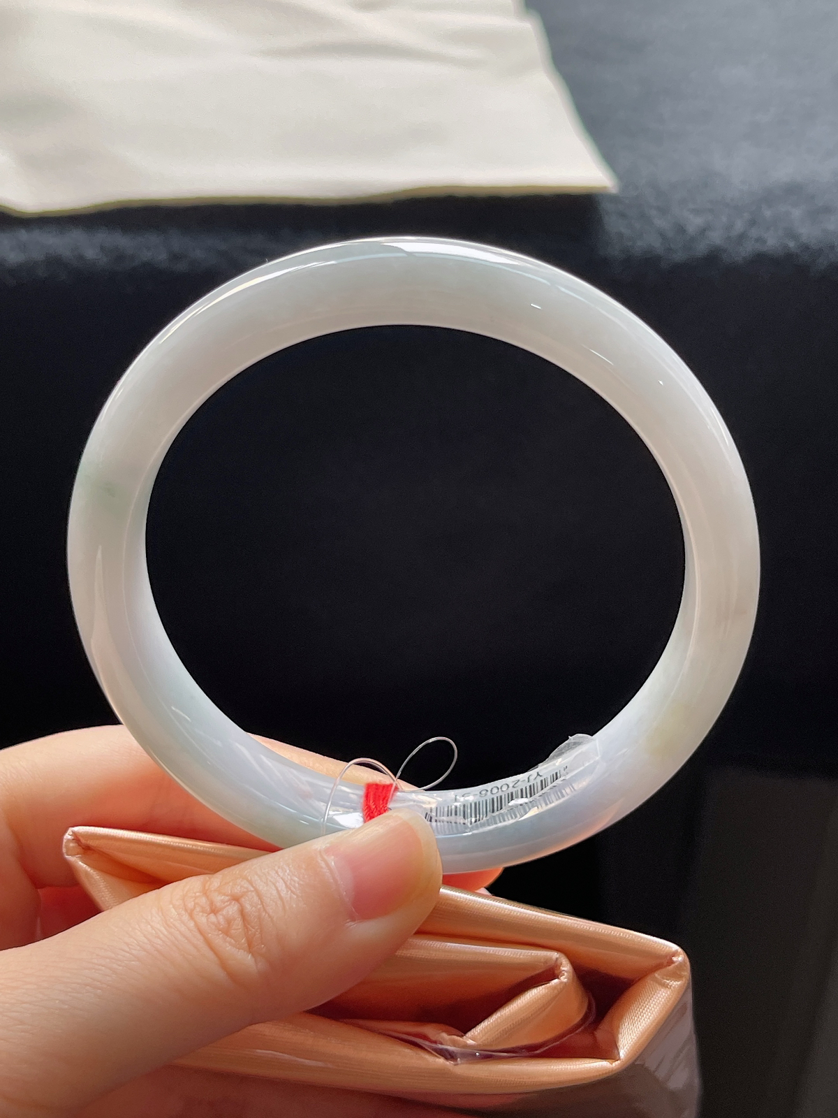 正圈60.8圈口，翡翠糯化种淡紫色手镯