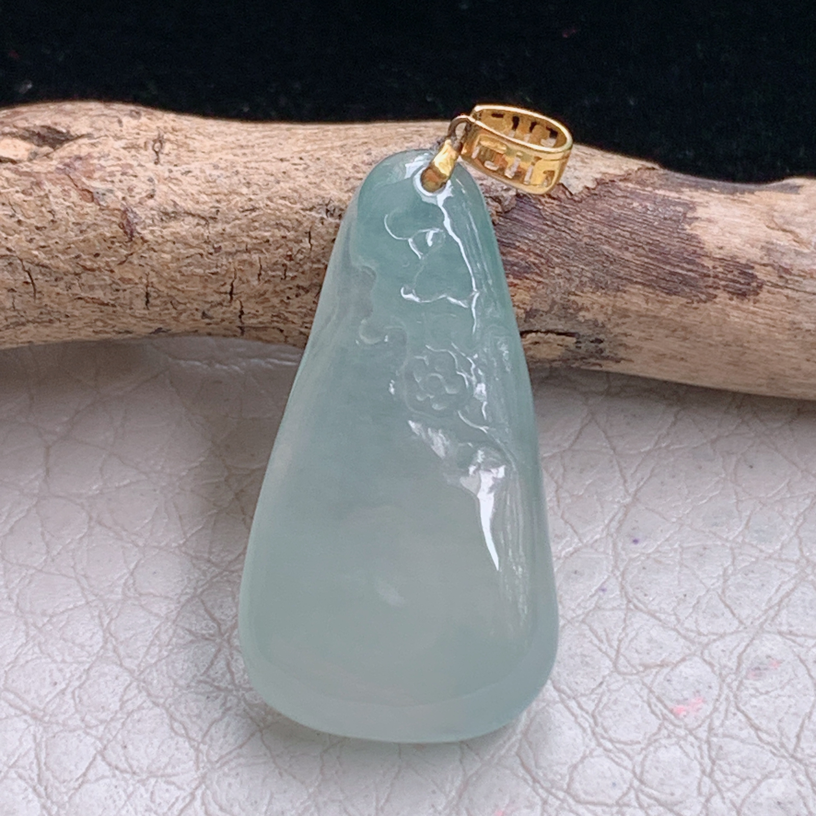lz实拍25.3*13.6*8.8缅甸天然翡翠a货精雕冰晴一路美好玉吊坠