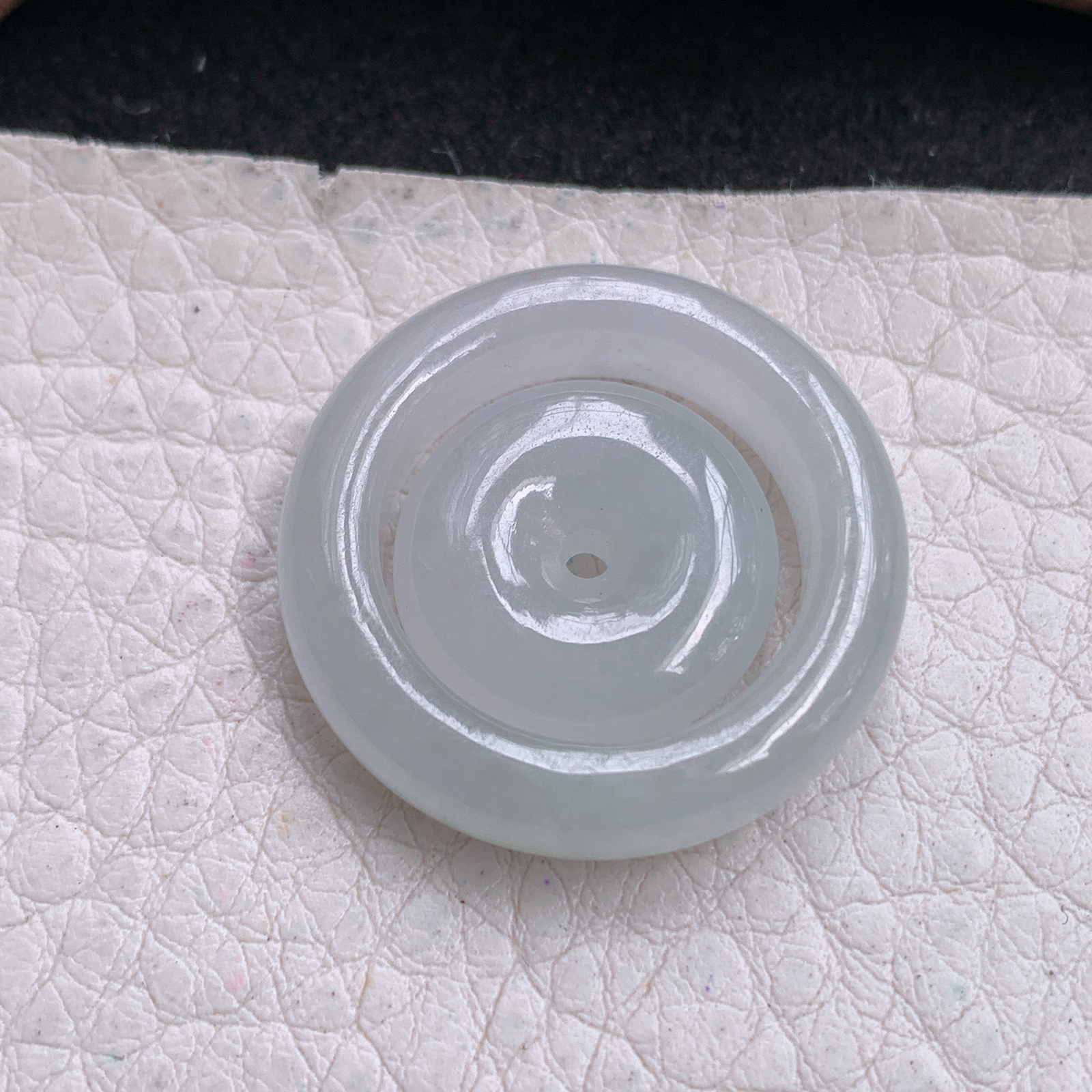 py实拍26*5.5缅甸翡翠精雕白月光子母扣 玉扣玉项坠 玉挂件