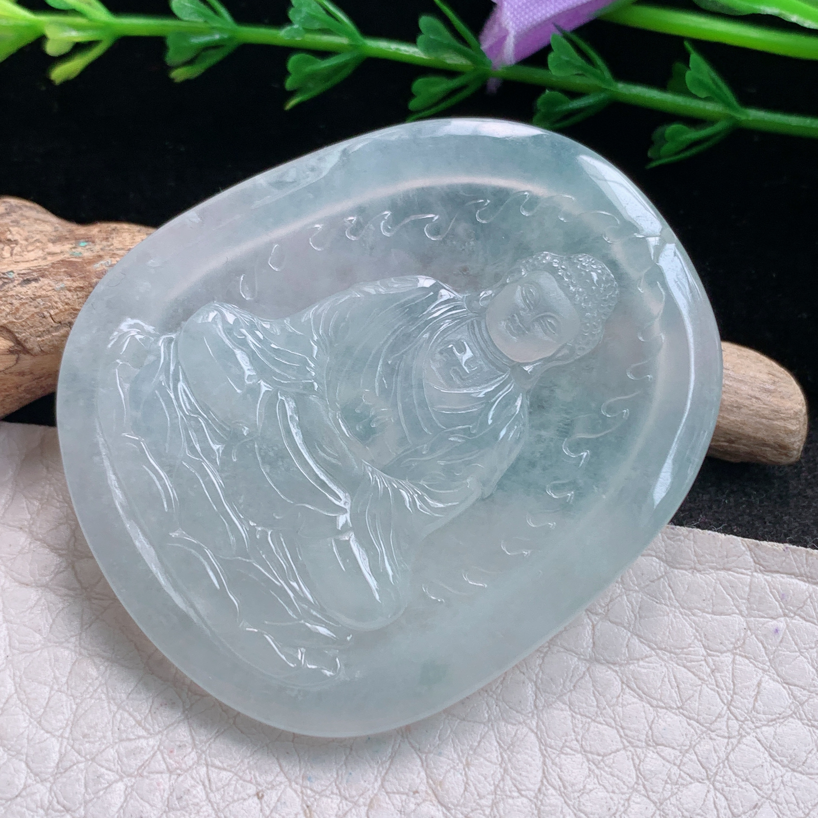 py实拍50*42.5*5缅甸翡翠精雕冰透大日如来佛祖玉项坠 玉挂件