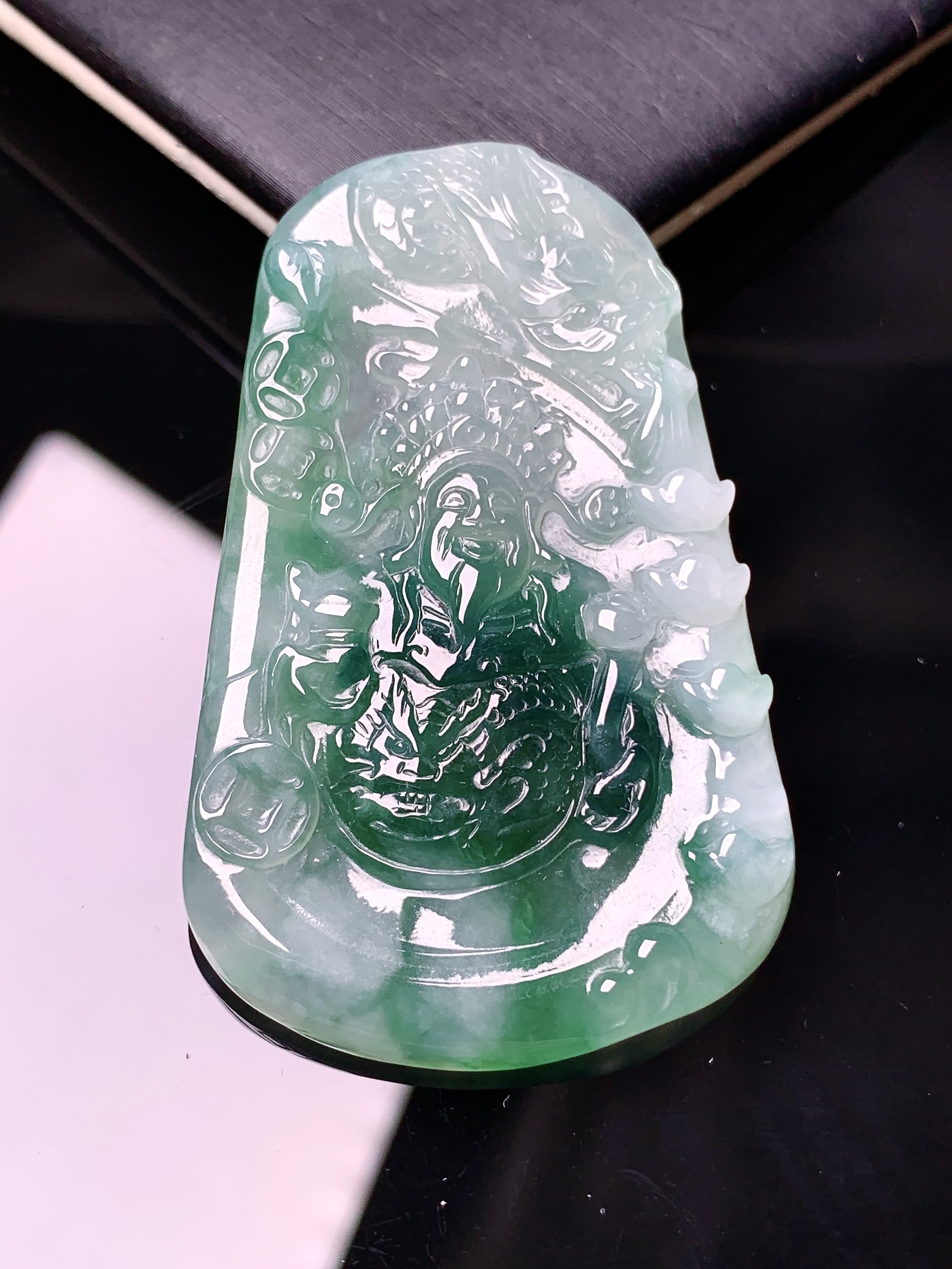 冰种飘绿黄财神吊坠 玉质细腻 色泽艳丽清新 水润亮眼 整体尺寸54*33.5*4.6d1