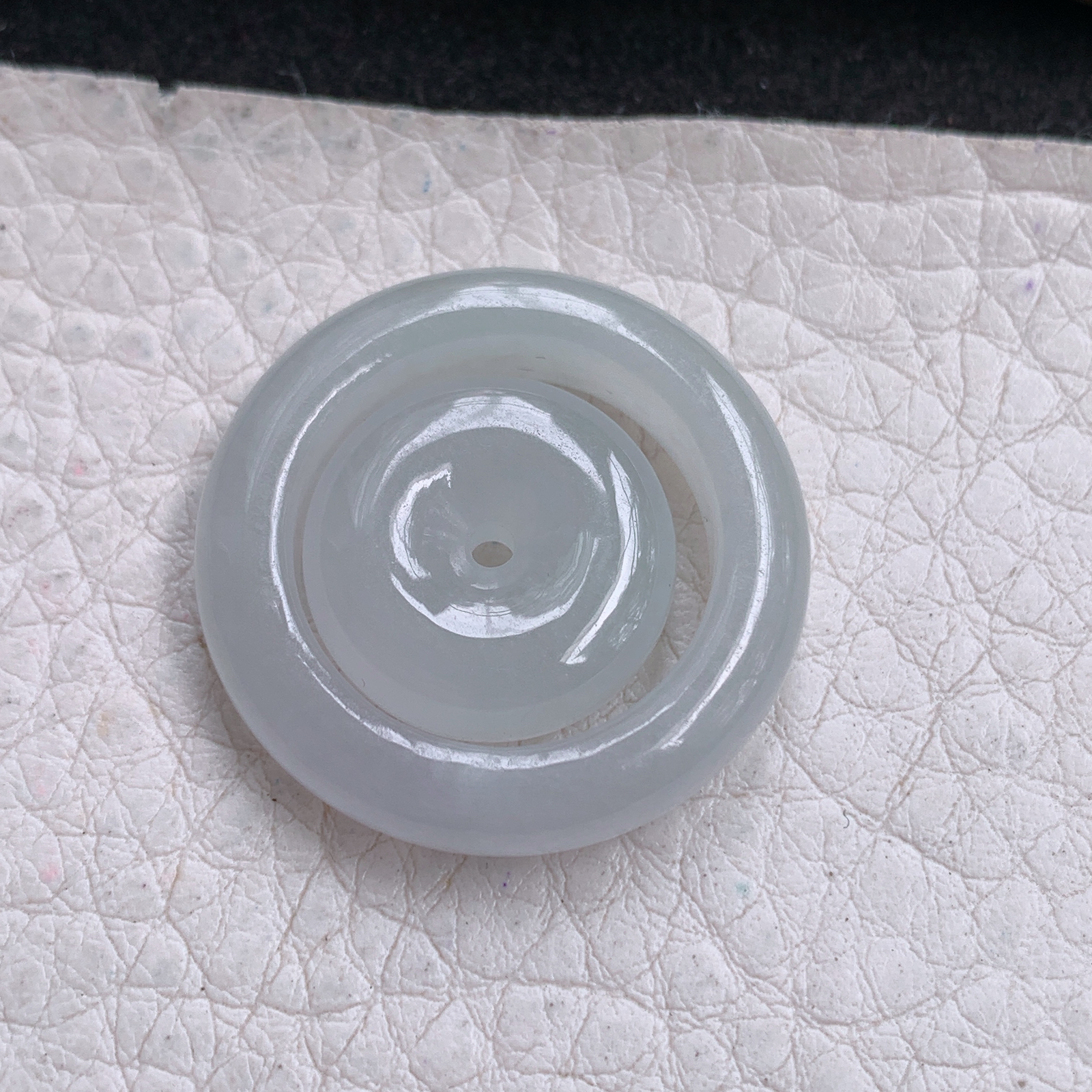 py实拍26*5.5缅甸翡翠精雕白月光子母扣 玉扣玉项坠 玉挂件