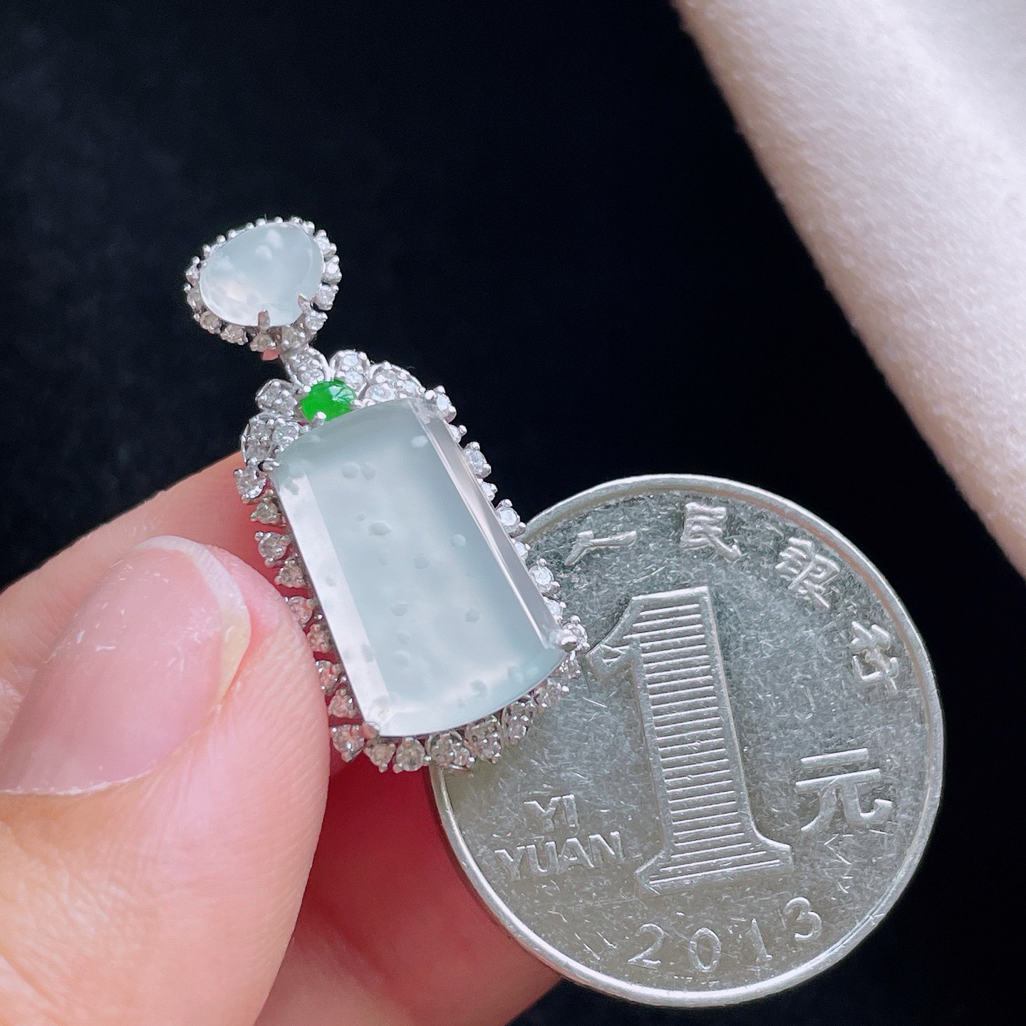 18K 冰种·无事牌

整28.5-12.4-6
裸14.6-10.2-2