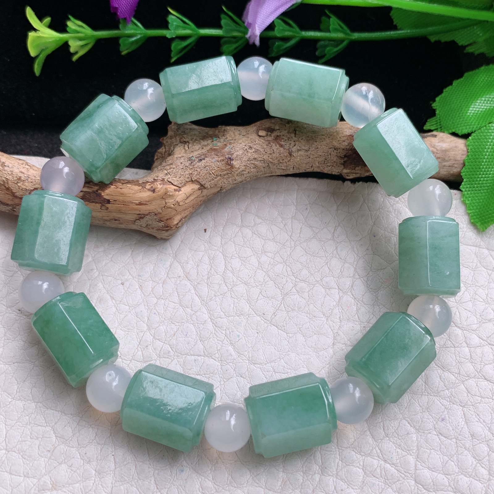 lz实拍14.5*10.8缅甸翡翠精雕冰飘花清爽满绿六六顺玉手链 玉手串