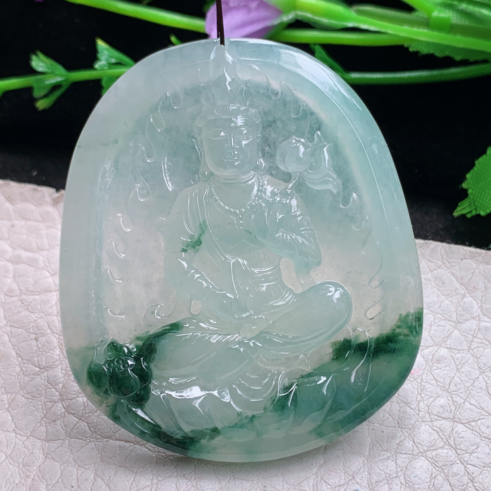 py实拍54*46.5*5.8缅甸翡翠精雕冰飘花持莲观音 玉观音玉项坠 玉挂件