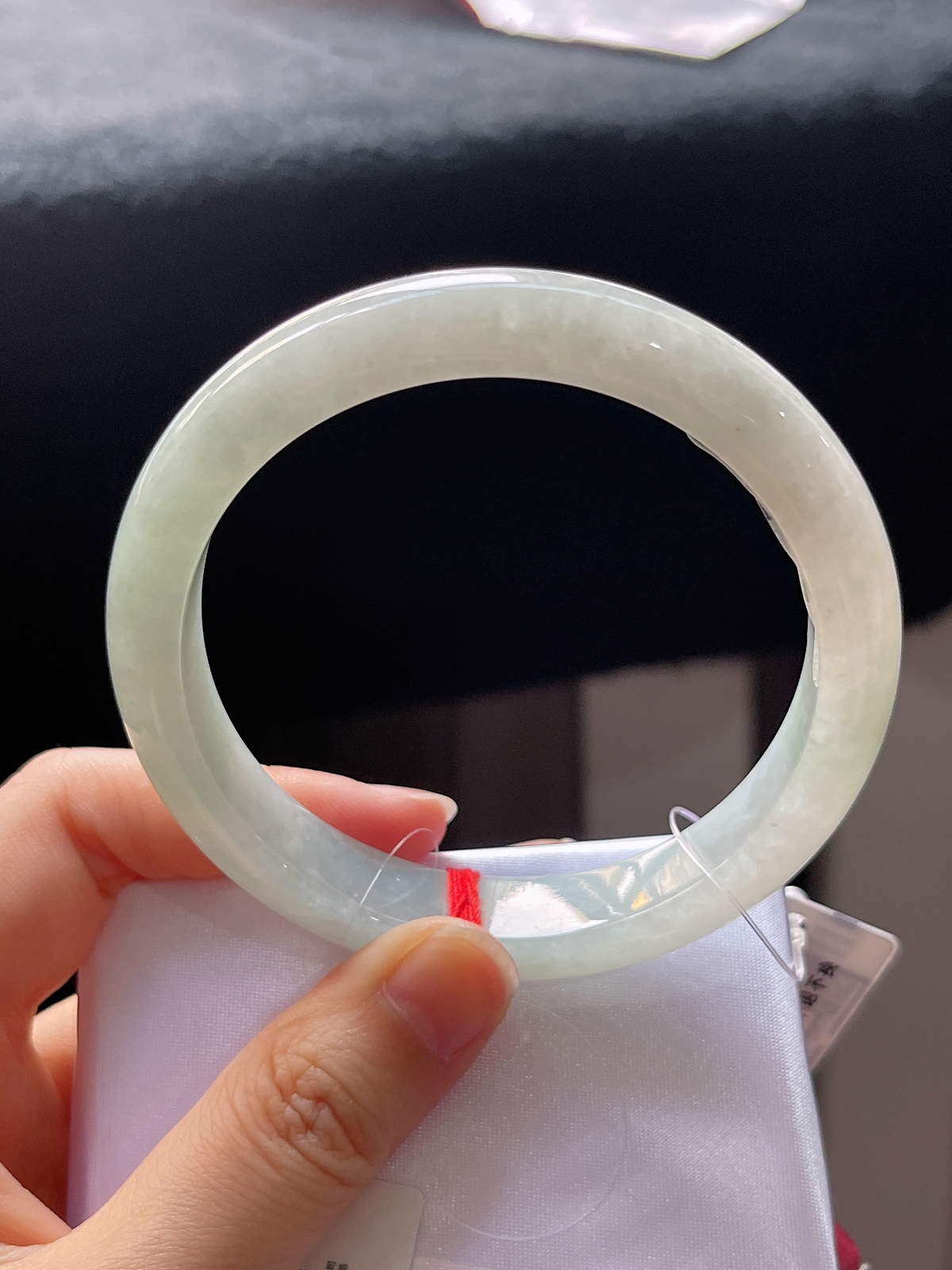 正圈59.4圈口，翡翠糯化种浅绿色手镯