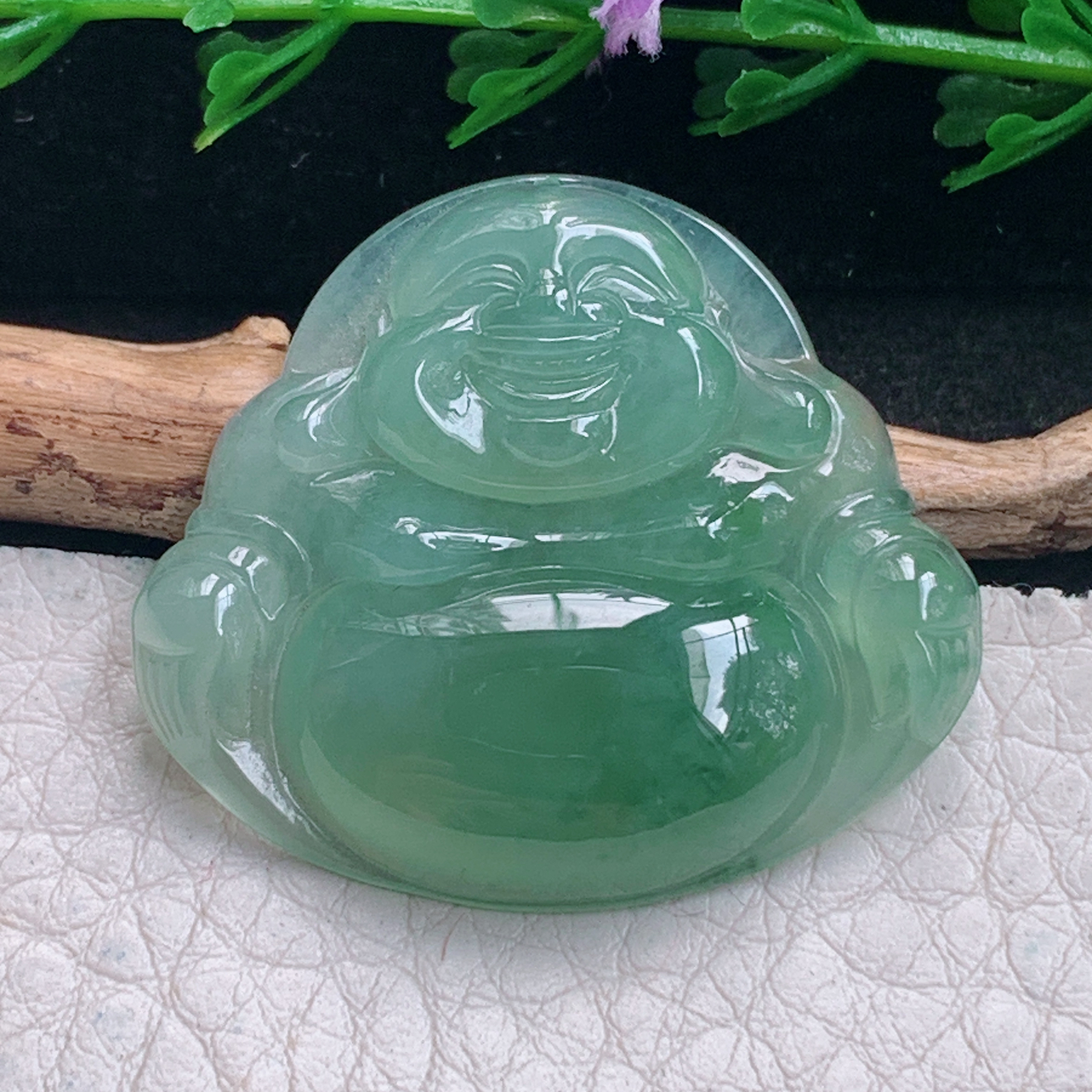 gp实拍29.6*33.9*6缅甸翡翠精雕冰油绿饱满佛公 开心佛玉吊坠