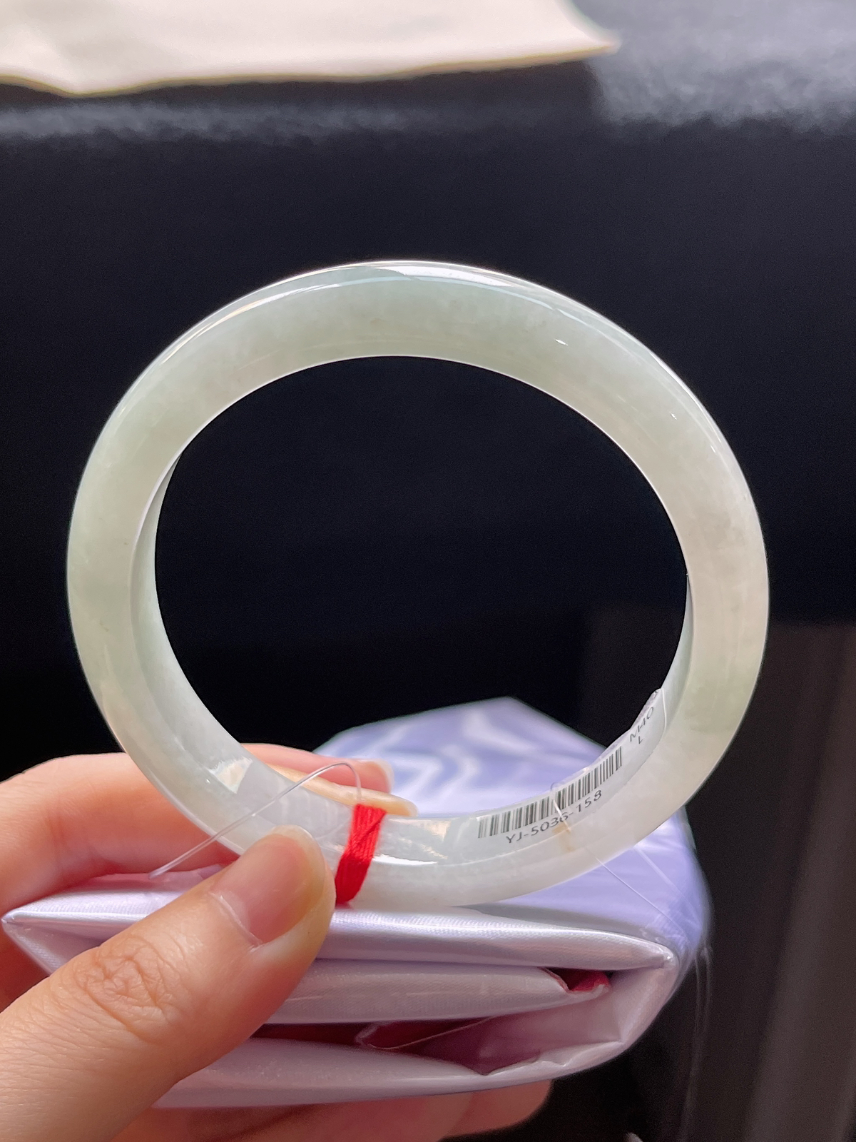 正圈59.4圈口，翡翠糯化种浅绿色手镯