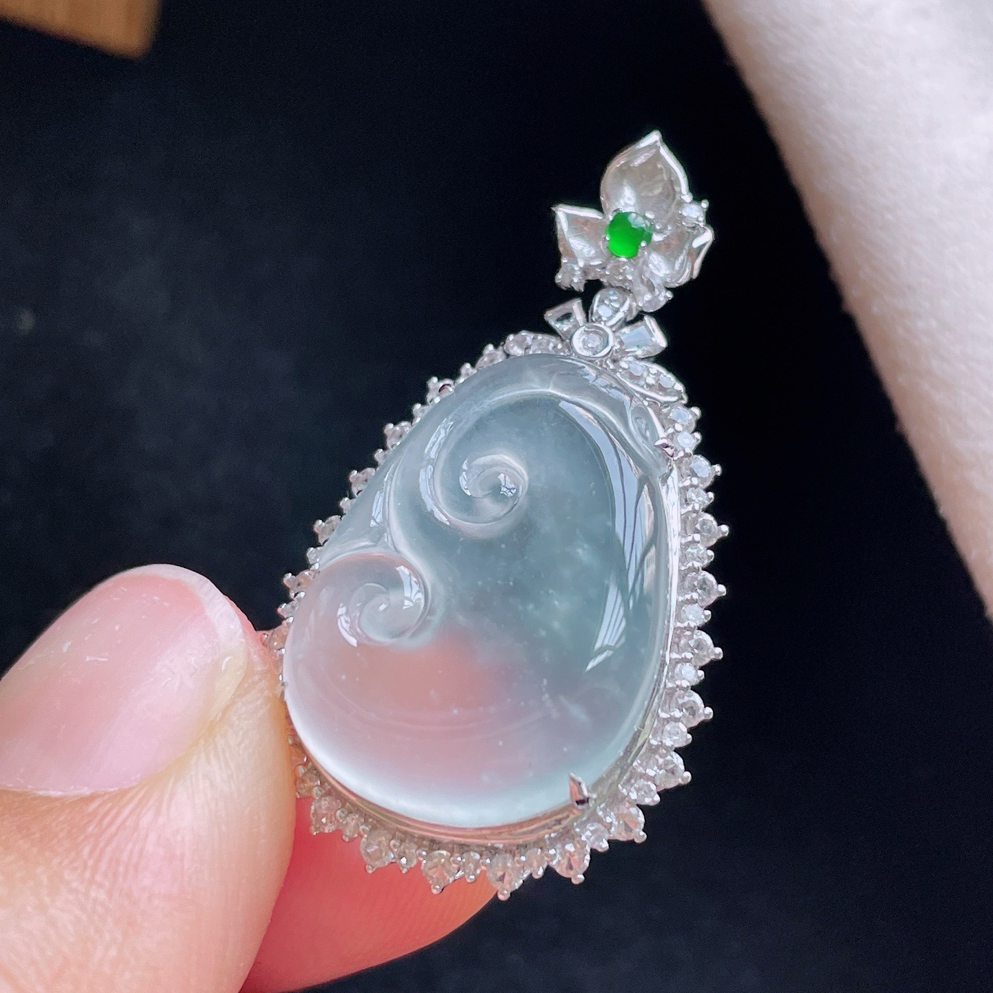 18K 冰种·如意

整35.1-19.8-8.8
裸20.9-15.2-3.5