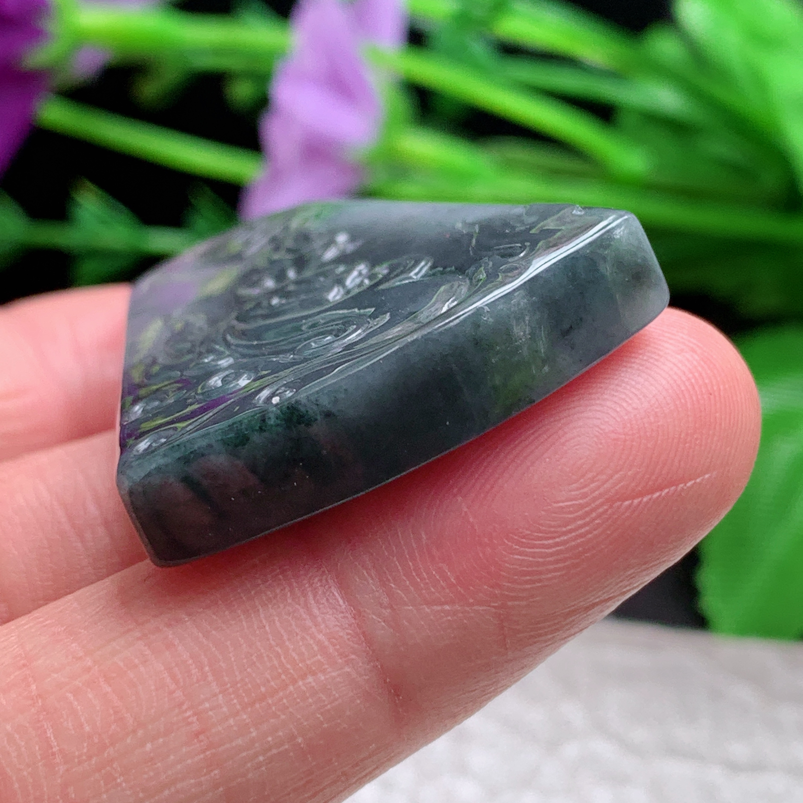 lz实拍41.3*28.8*6特色双彩缅甸天然翡翠a货精雕龙行天下 龙牌玉吊坠 玉挂件