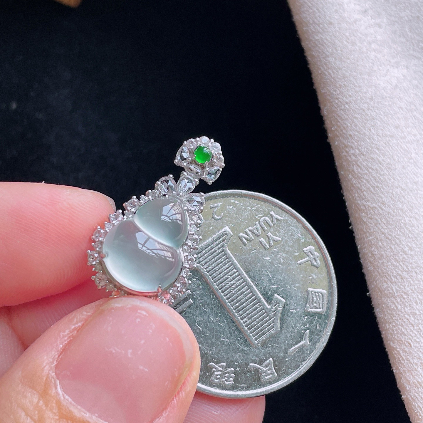 18K 冰种·葫芦

整21.9-12.6-8.7
裸11.4-9.4-3.3