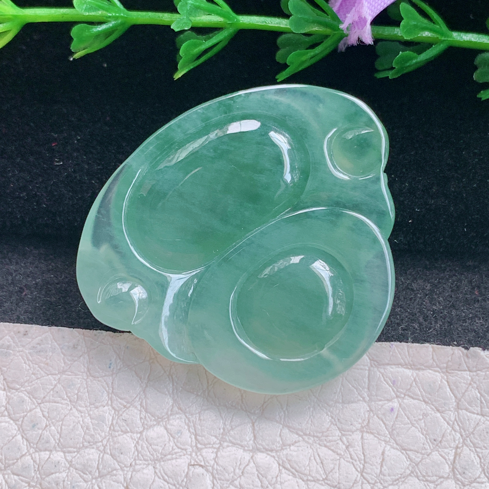 gp实拍29.6*33.9*6缅甸翡翠精雕冰油绿饱满佛公 开心佛玉吊坠