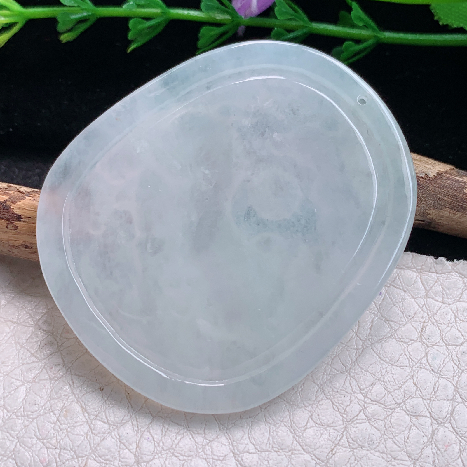 py实拍50.8*43*4.8缅甸翡翠精雕冰纯招财猪 生肖猪玉项坠 玉挂件