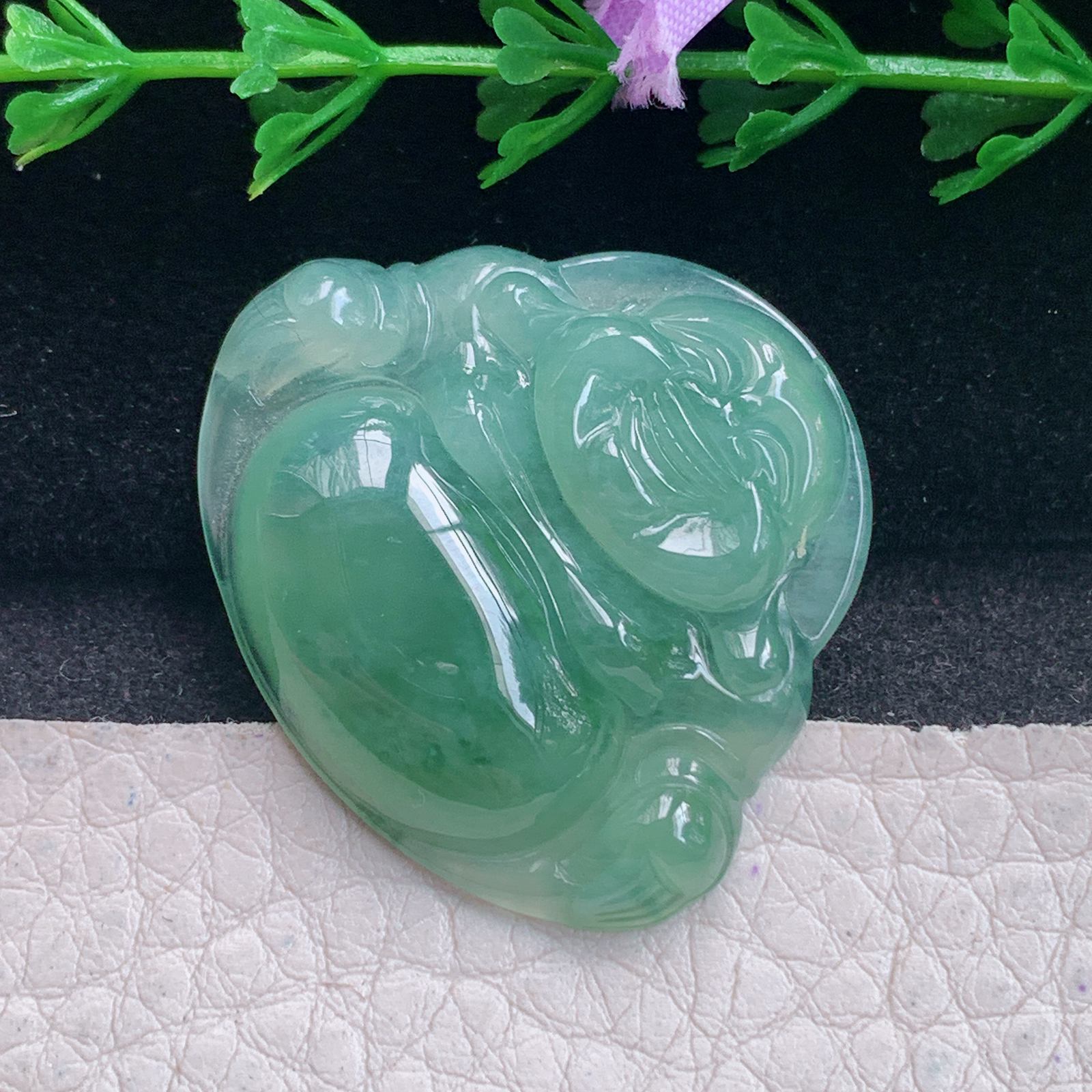 gp实拍29.6*33.9*6缅甸翡翠精雕冰油绿饱满佛公 开心佛玉吊坠