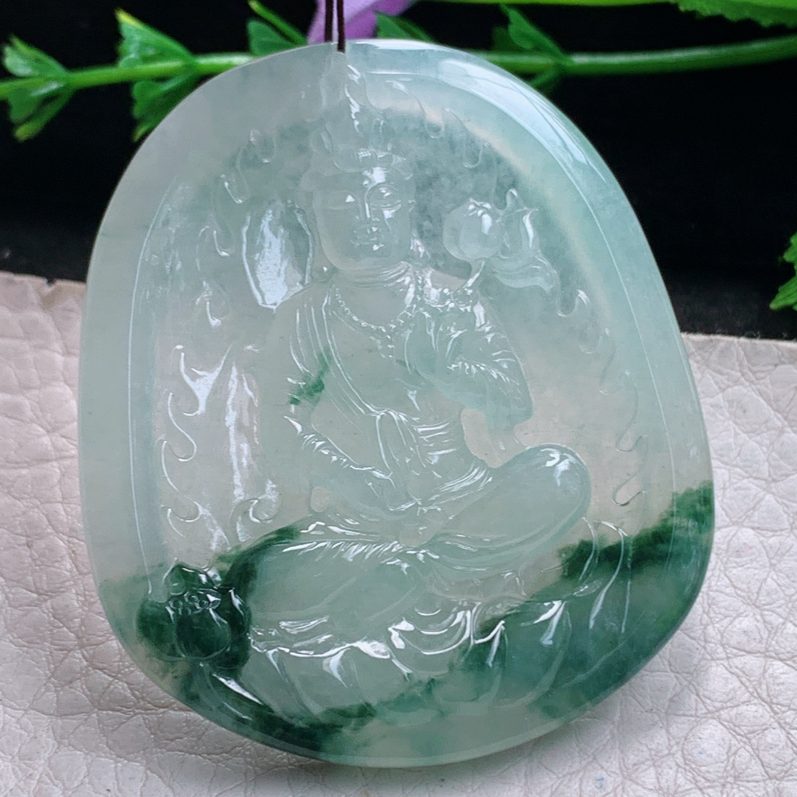 py实拍54*46.5*5.8缅甸翡翠精雕冰飘花持莲观音 玉观音玉项坠 玉挂件