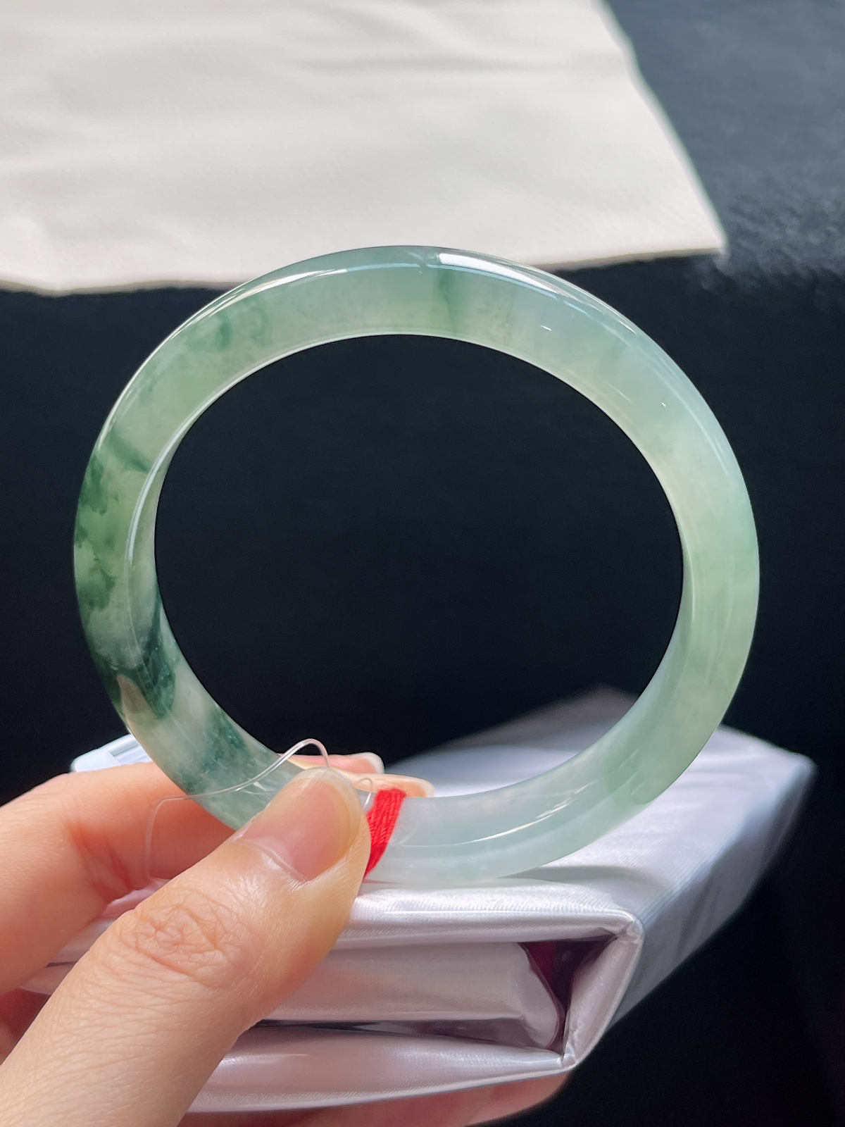 正圈57.6圈口，翡翠冰糯种绿色手镯