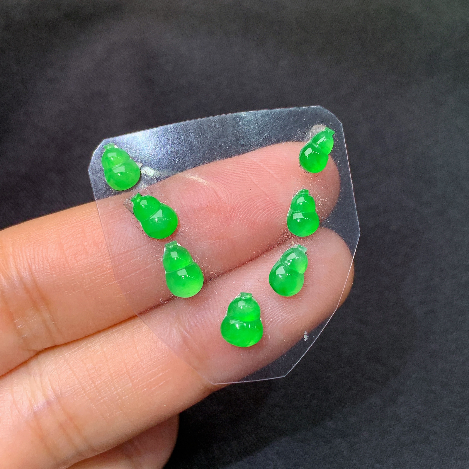 冰阳绿葫芦一手，镶嵌佳品，冰润色阳，玉质细腻，种水足，Mng  尺寸5.8*4.1*1.7