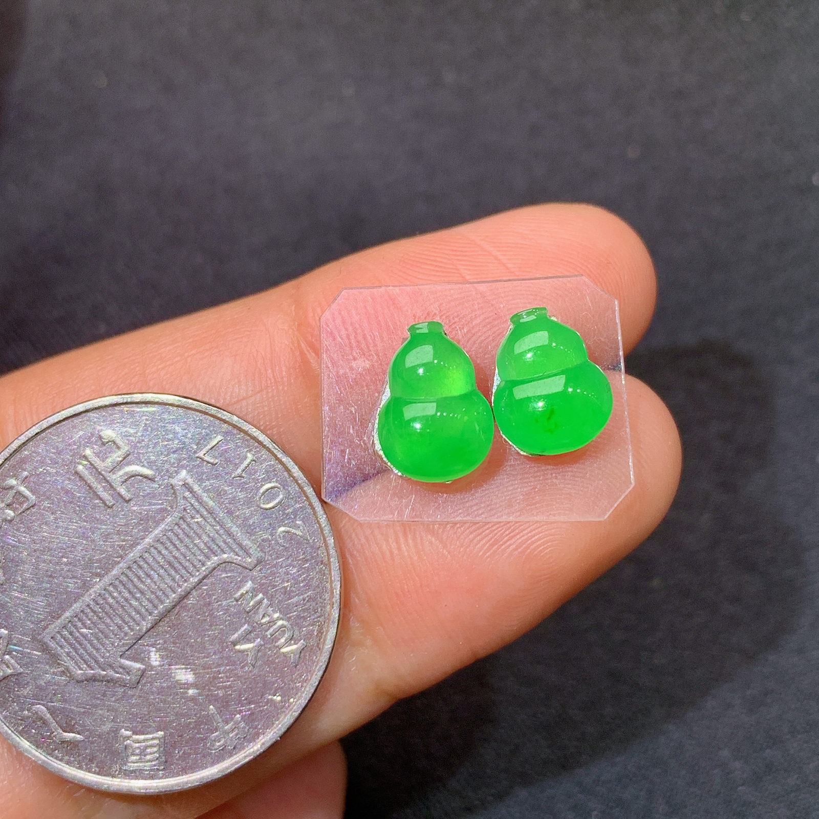 冰阳绿葫芦一对，镶嵌佳品，冰润色阳，种水足，Xg 尺寸8.5*6.8*2.6