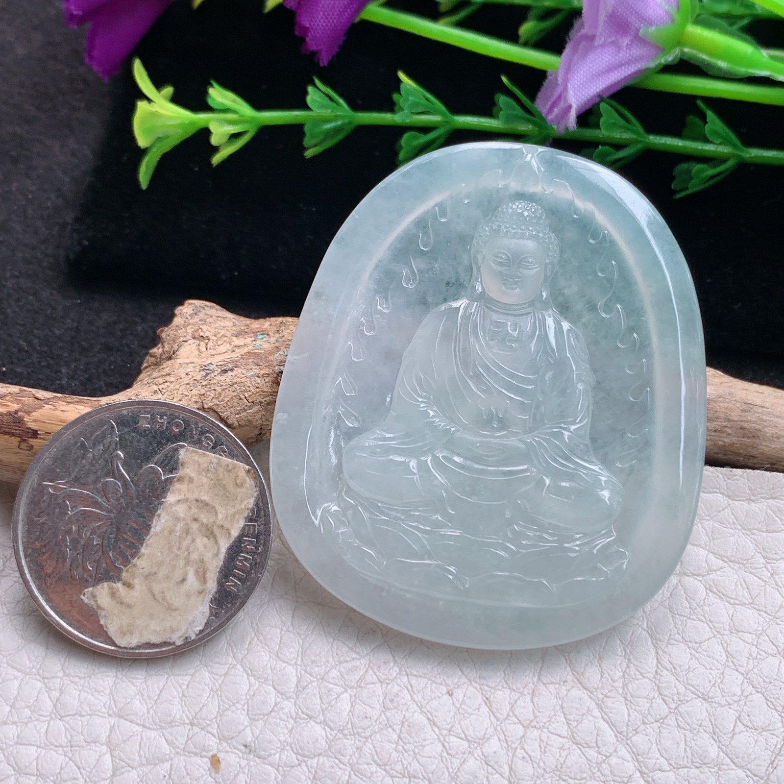 py实拍50*42.5*5缅甸翡翠精雕冰透大日如来佛祖玉项坠 玉挂件