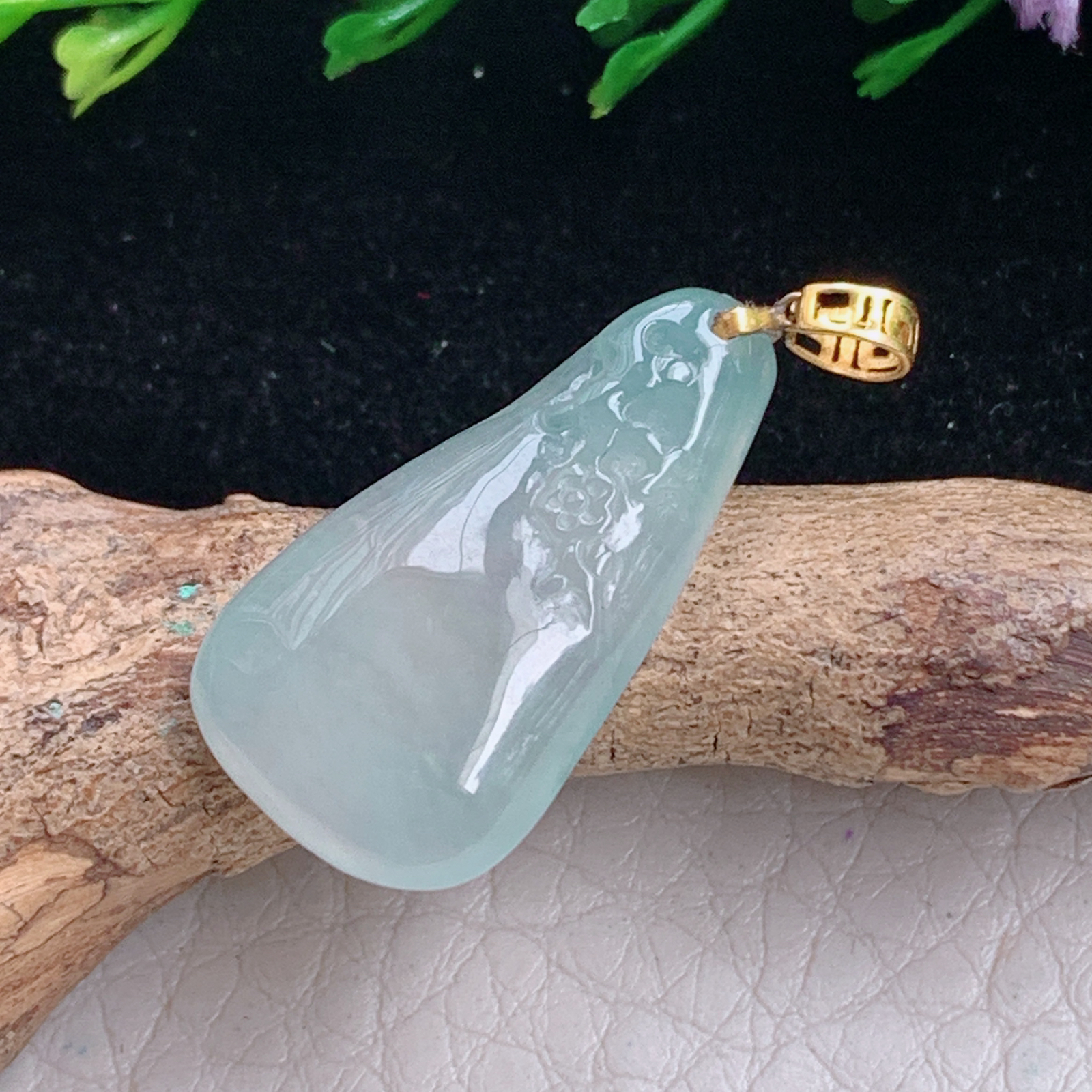 lz实拍25.3*13.6*8.8缅甸天然翡翠a货精雕冰晴一路美好玉吊坠