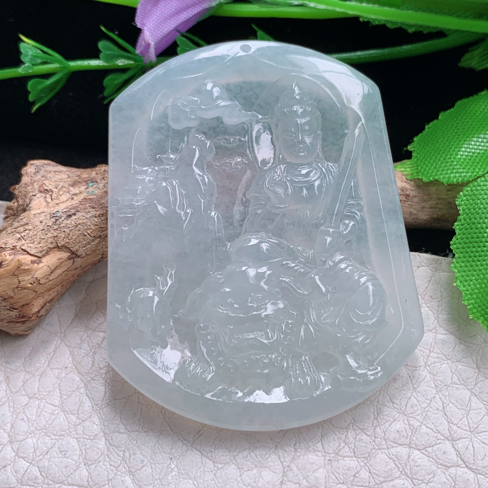 py实拍51.5*41.8*5.6缅甸翡翠精雕冰透生肖守护神文殊菩萨玉项坠 玉挂件