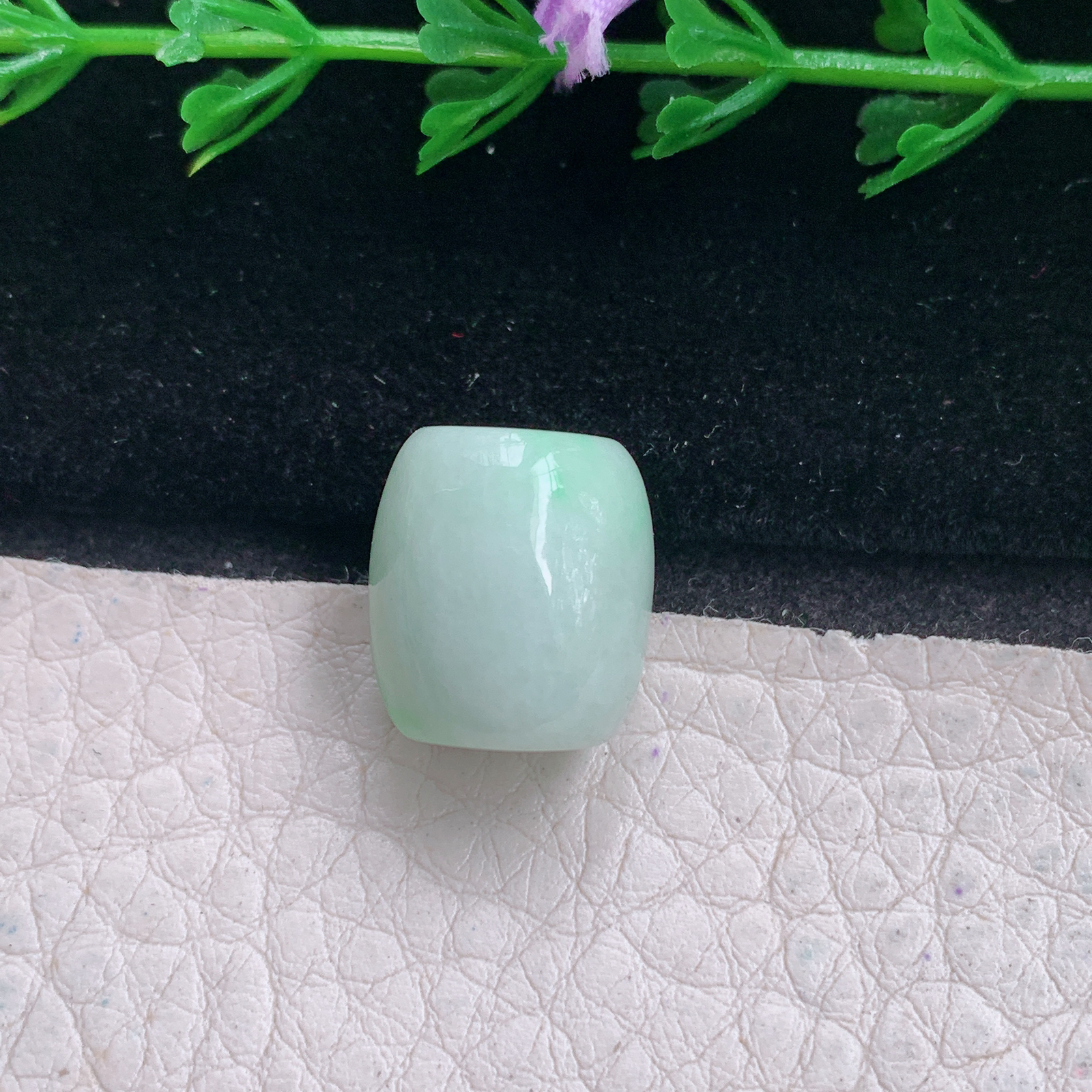 py实拍13.9*12.6缅甸翡翠精雕白底青路路通 财运亨通玉项坠 玉挂件