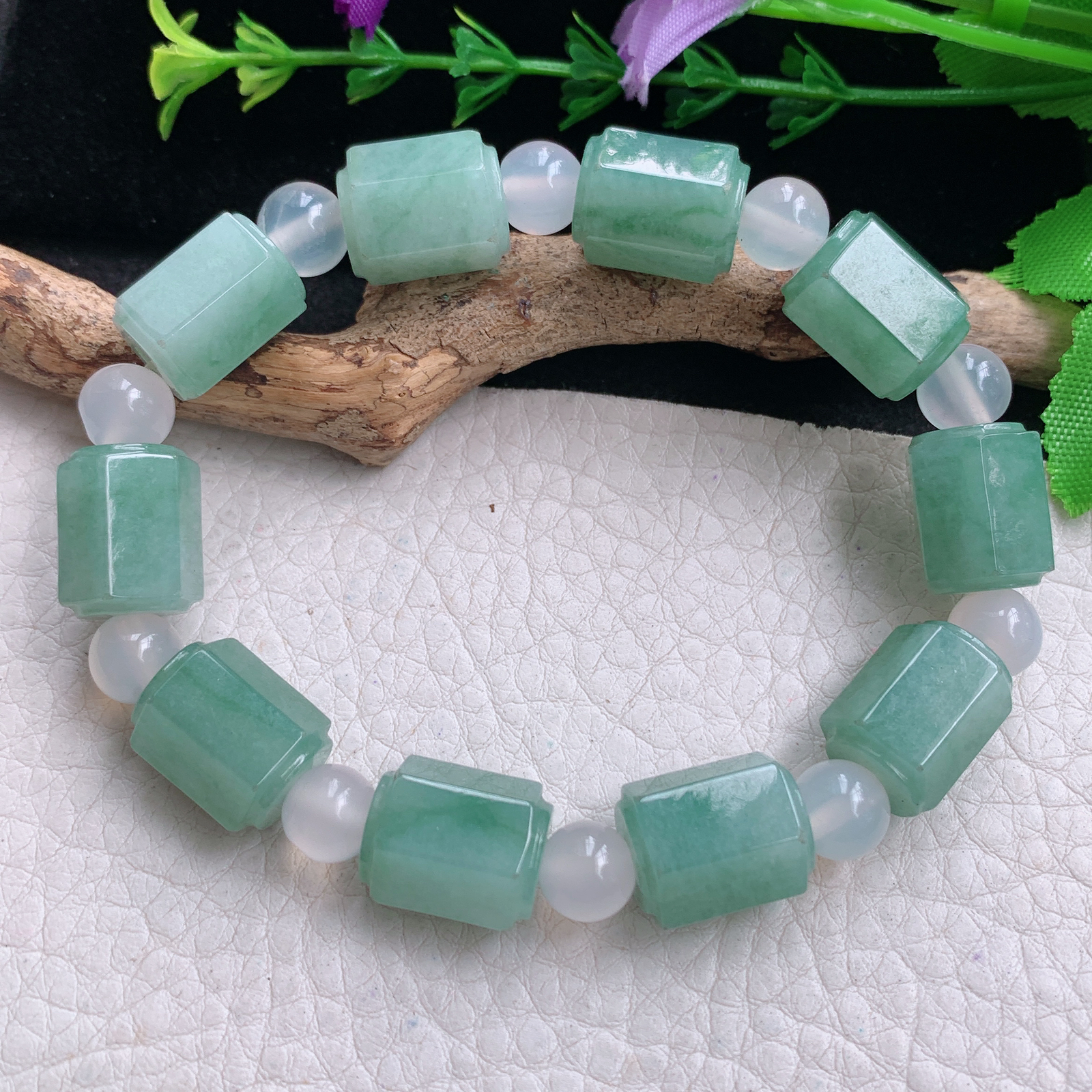 lz实拍14.5*10.8缅甸翡翠精雕冰飘花清爽满绿六六顺玉手链 玉手串