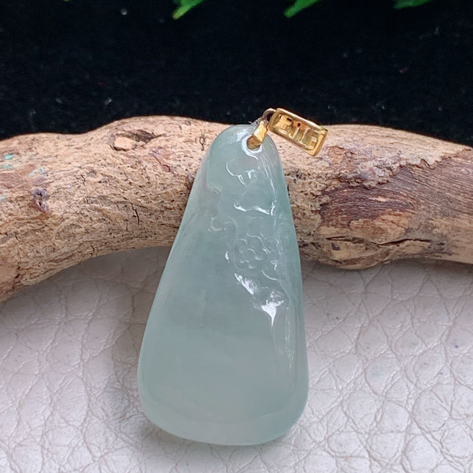 lz实拍25.3*13.6*8.8缅甸天然翡翠a货精雕冰晴一路美好玉吊坠