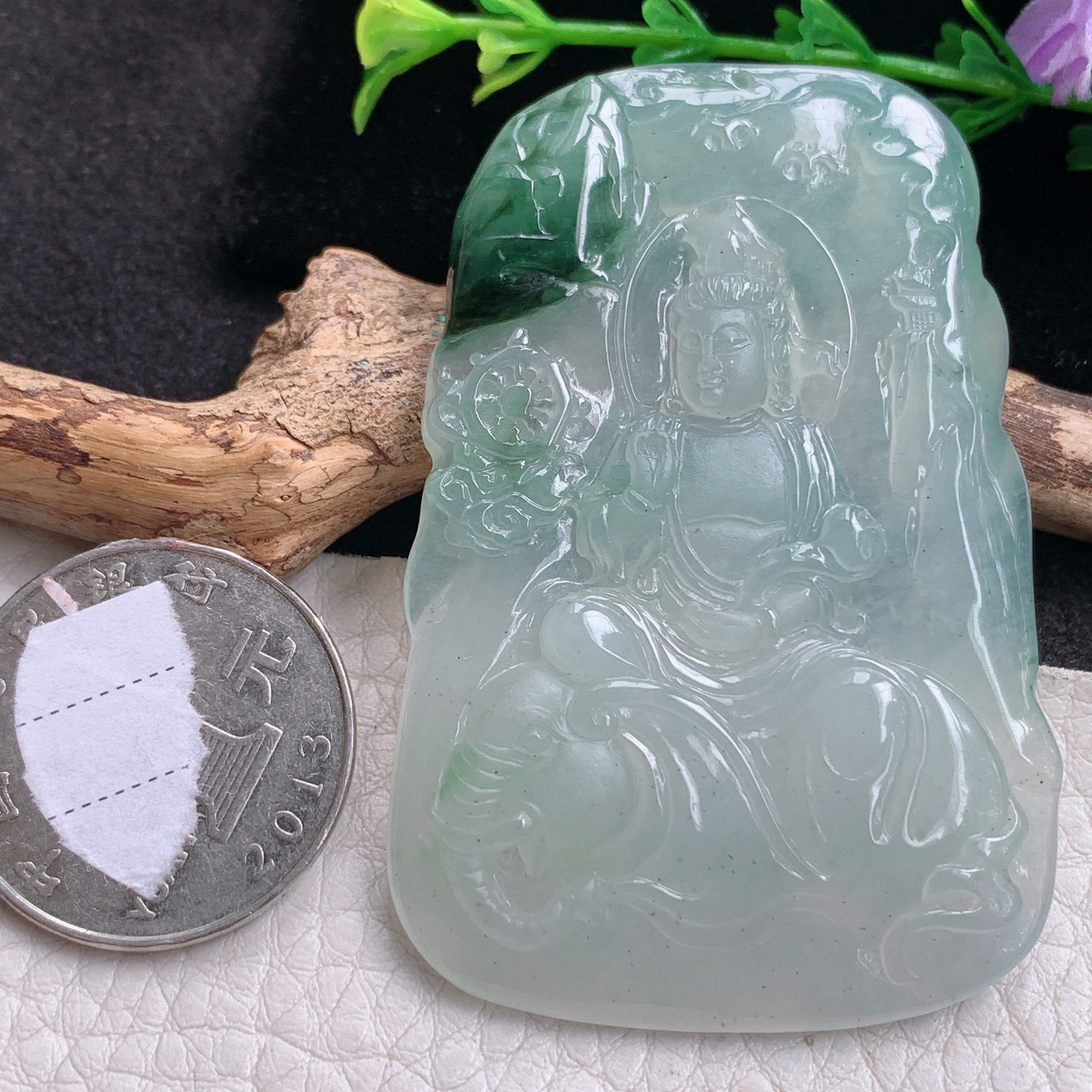 py实拍60*40*6.2缅甸翡翠精雕冰飘花生肖守护神普贤菩萨玉项坠 玉挂件