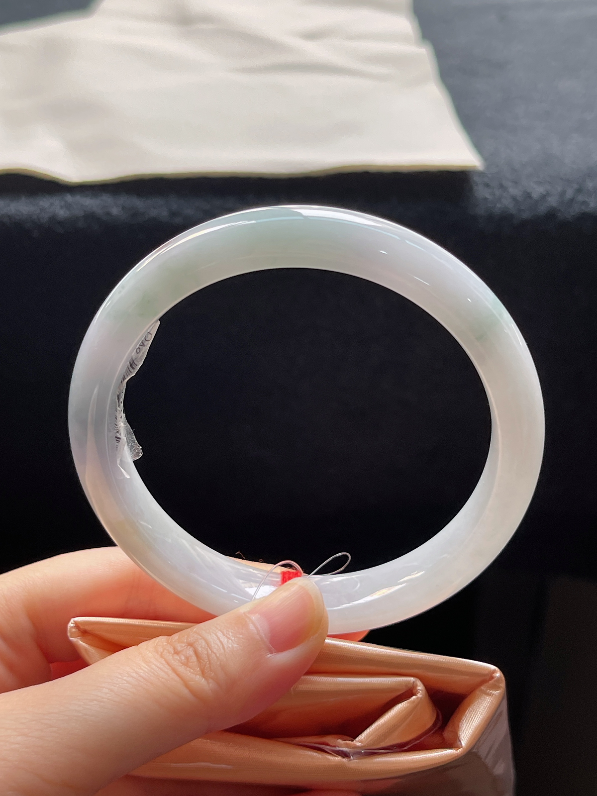 正圈60.8圈口，翡翠糯化种淡紫色手镯