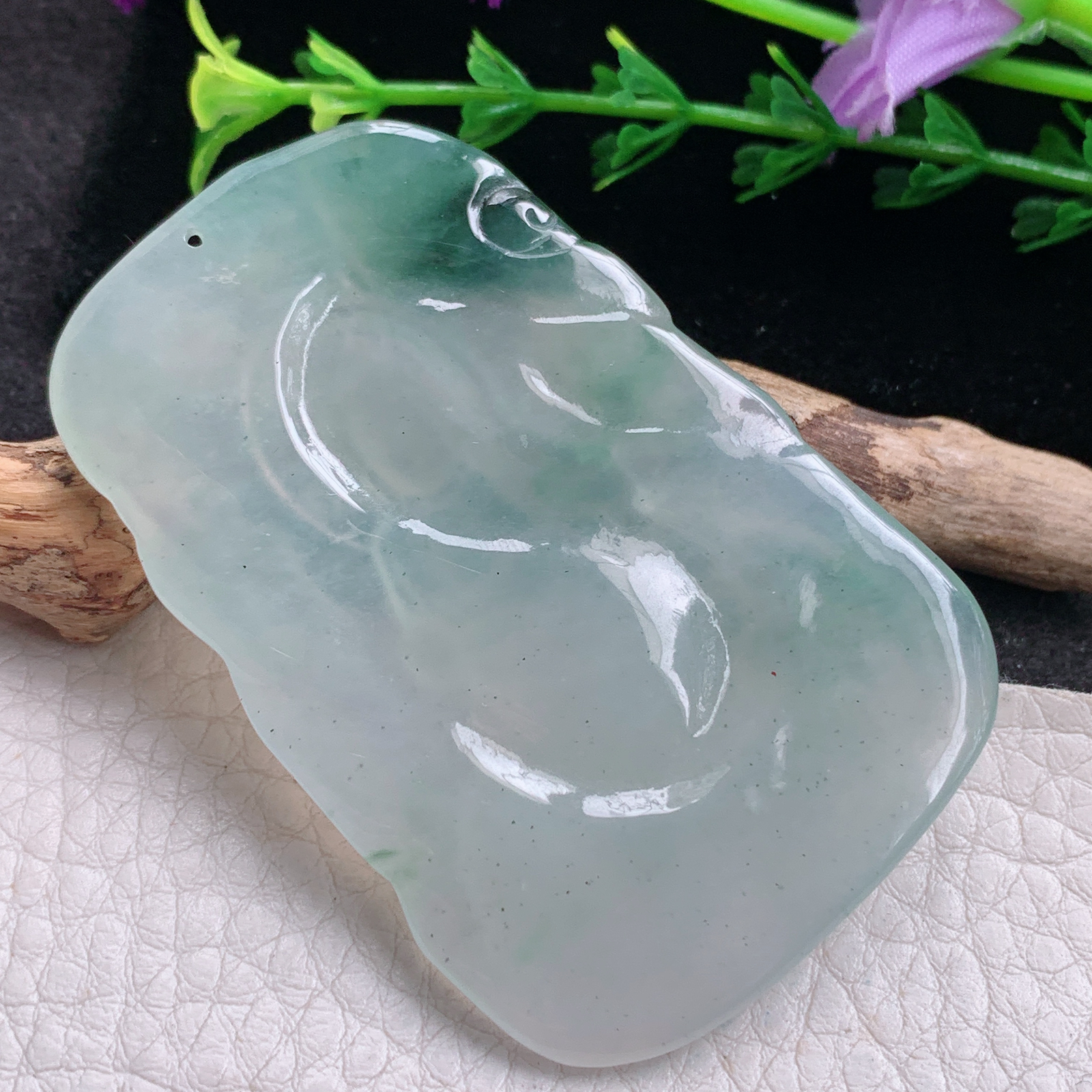 py实拍60*40*6.2缅甸翡翠精雕冰飘花生肖守护神普贤菩萨玉项坠 玉挂件