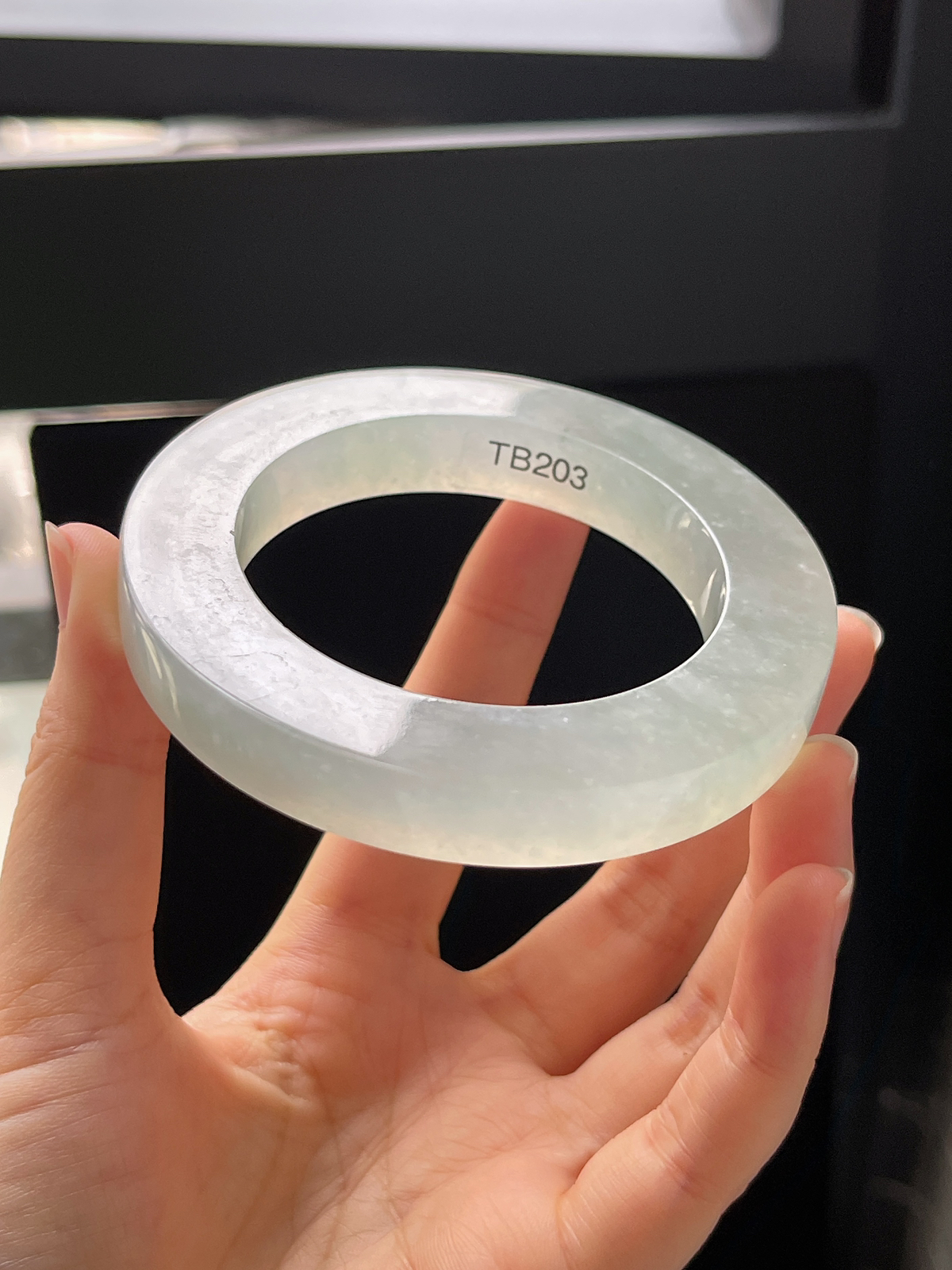 翡翠镯胚，⭕️正圈最大做64，圆条最大做60；最小做55