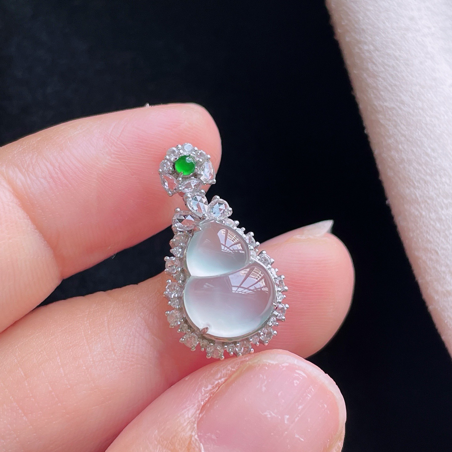 18K 冰种·葫芦

整21.9-12.6-8.7
裸11.4-9.4-3.3