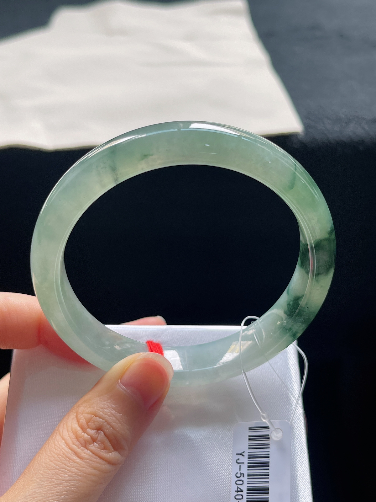 正圈57.6圈口，翡翠冰糯种绿色手镯