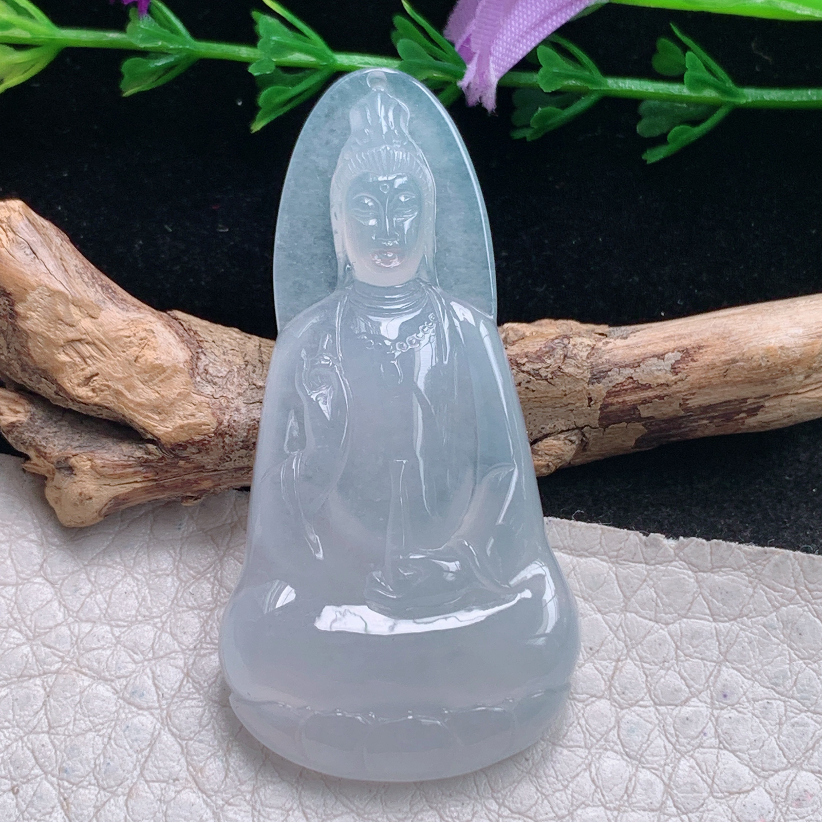 lz实拍53*26.2*5.6缅甸天然翡翠a货精雕冰起光持瓶观音玉吊坠 玉挂件