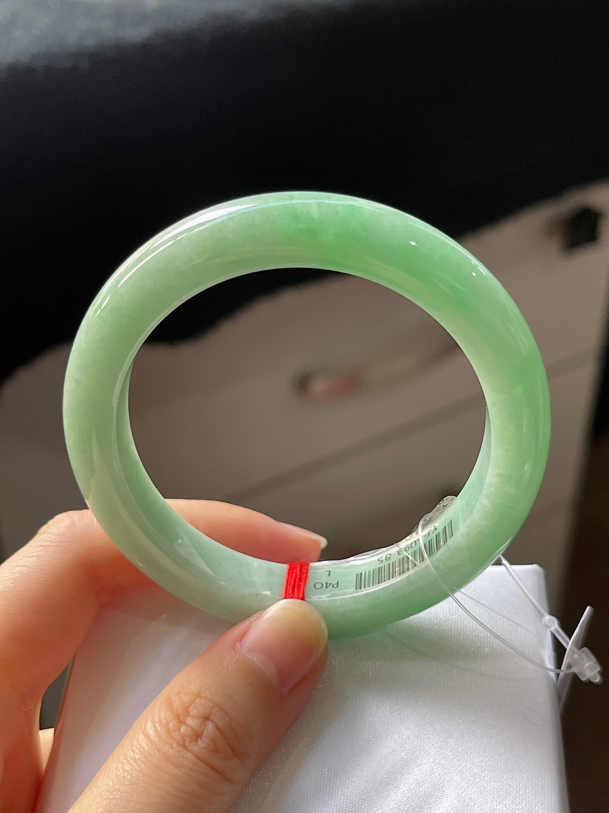 正圈53.2圈口，翡翠糯化种淡绿色手镯