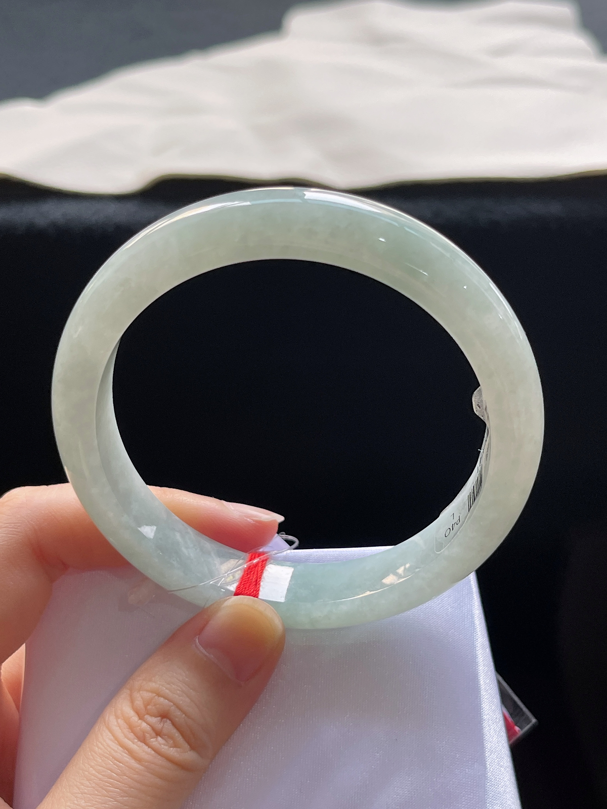 正圈58圈口，翡翠糯化种浅绿色手镯