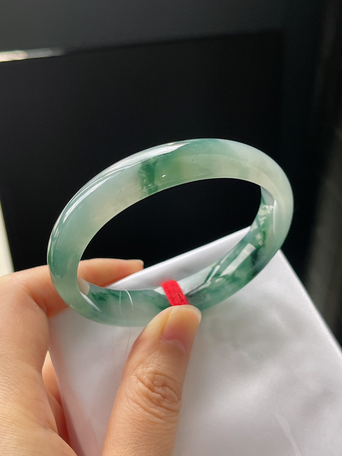 贵妃镯55圈口，翡翠冰种糯种飘绿手镯