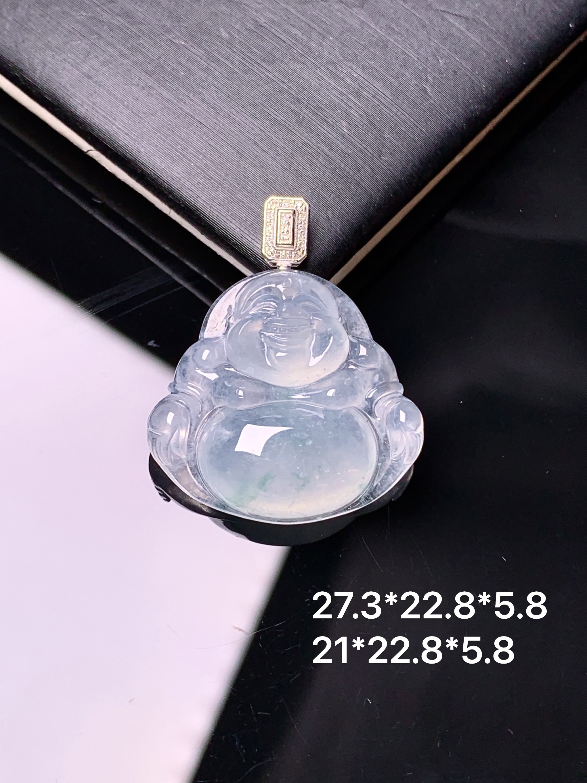 18k金钻镶嵌冰种佛公吊坠 玉质细腻 色泽艳丽清新 水润亮眼 整体尺寸27.3*22.8*5.8d1