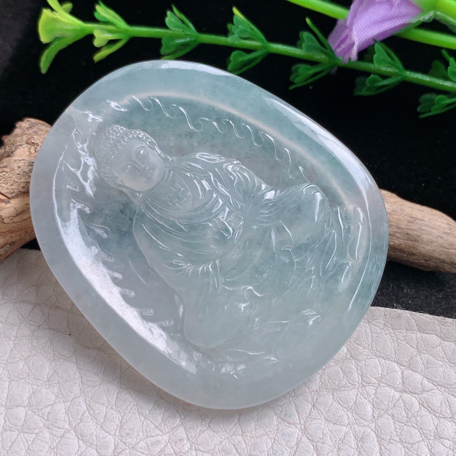 py实拍50*42.5*5缅甸翡翠精雕冰透大日如来佛祖玉项坠 玉挂件